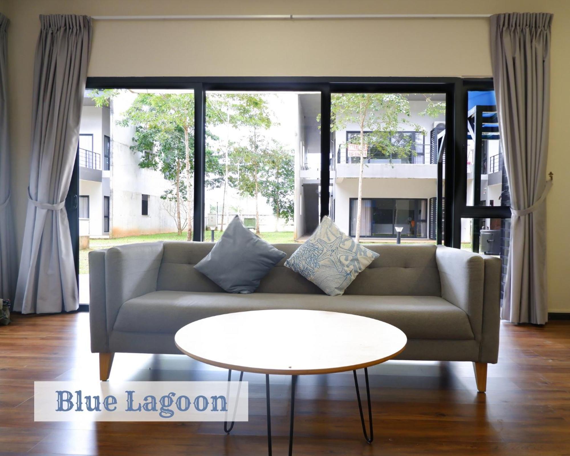 Roxy Sematan Townhouse - Blue Lagoon photo 2