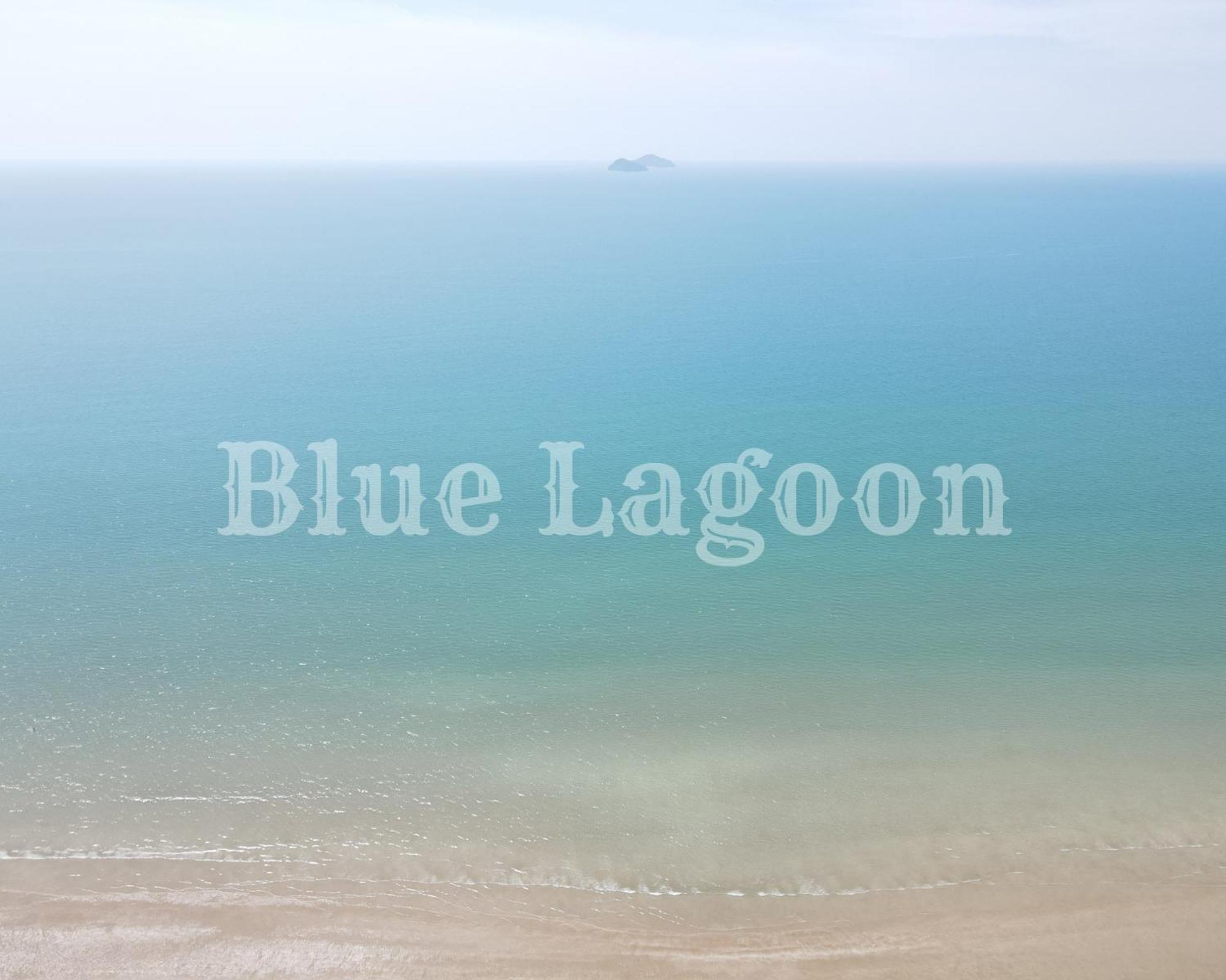 Roxy Sematan Townhouse - Blue Lagoon