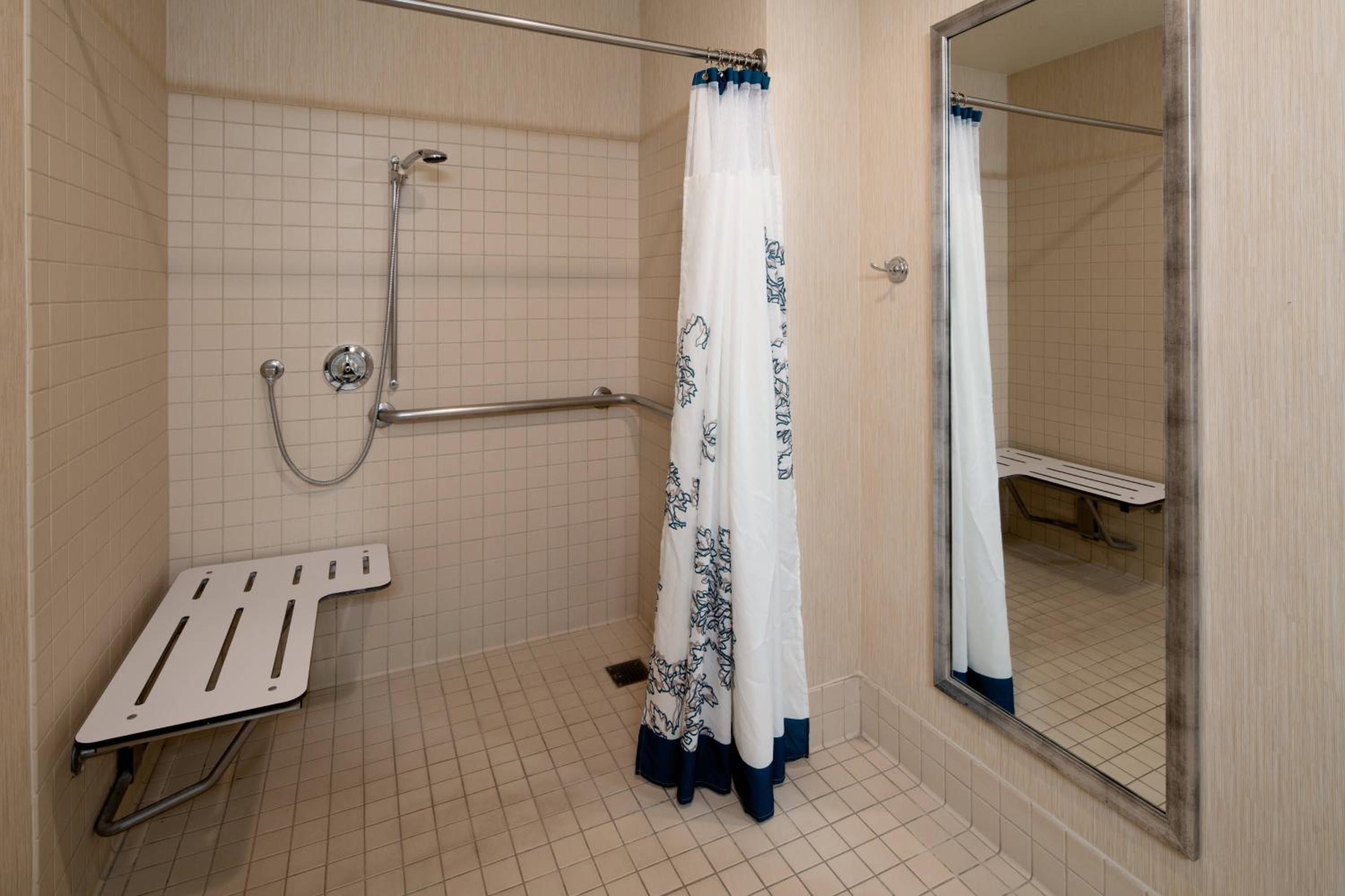 Oxnard Vacations - Residence Inn by Marriott Oxnard River Ridge - Property Image 14
