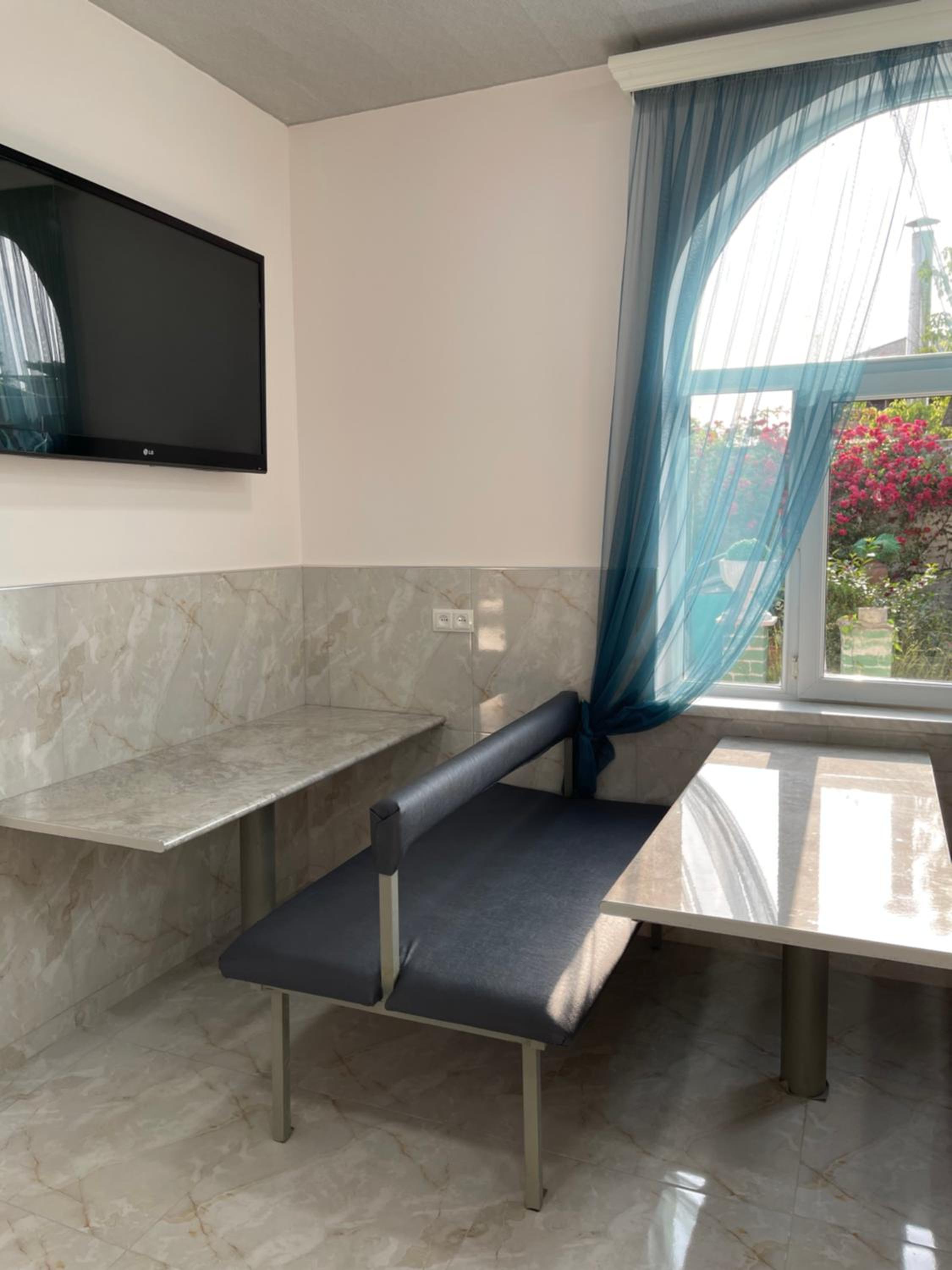 Santorini Hotel & Hostel