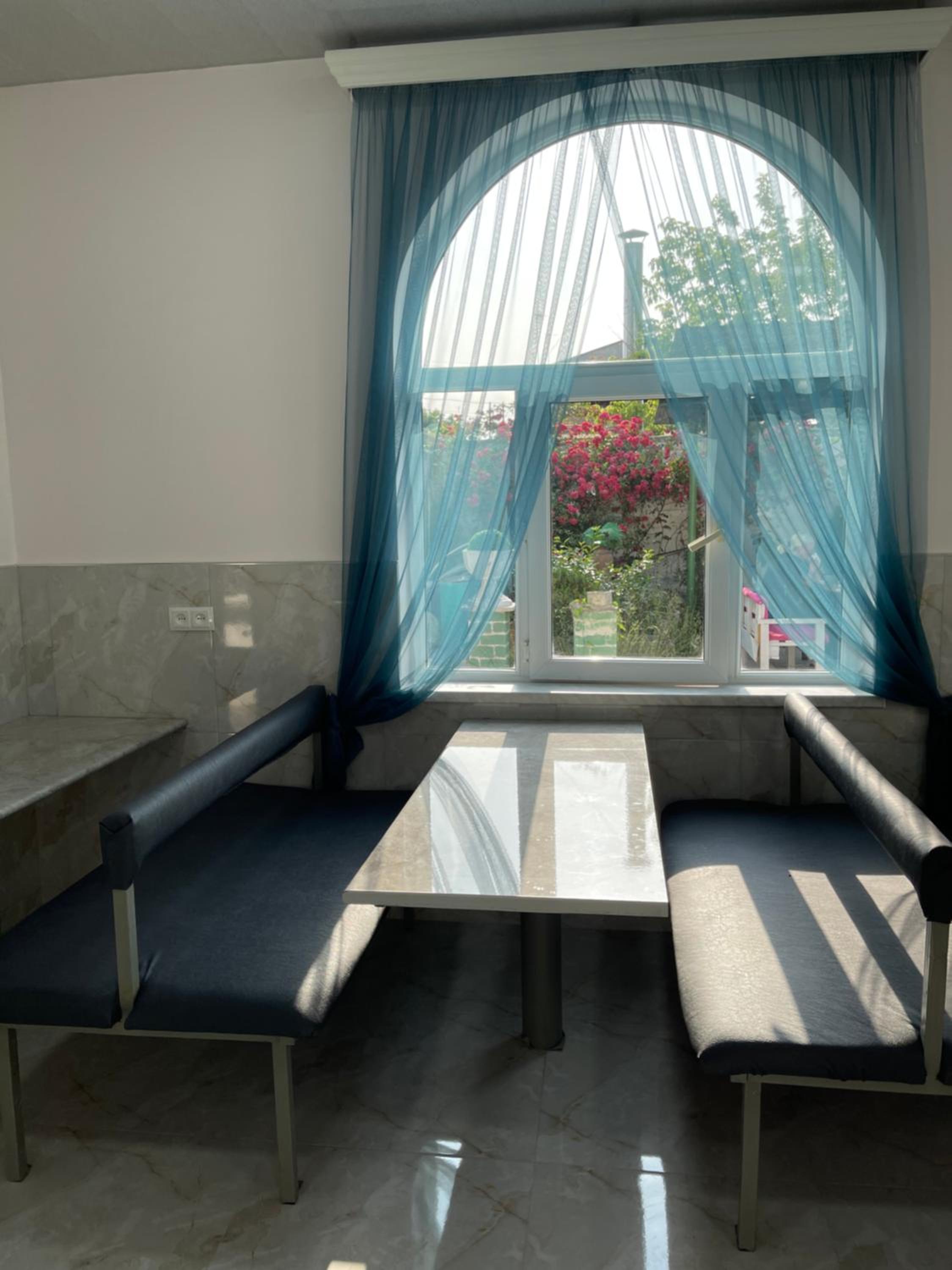 Santorini Hotel & Hostel