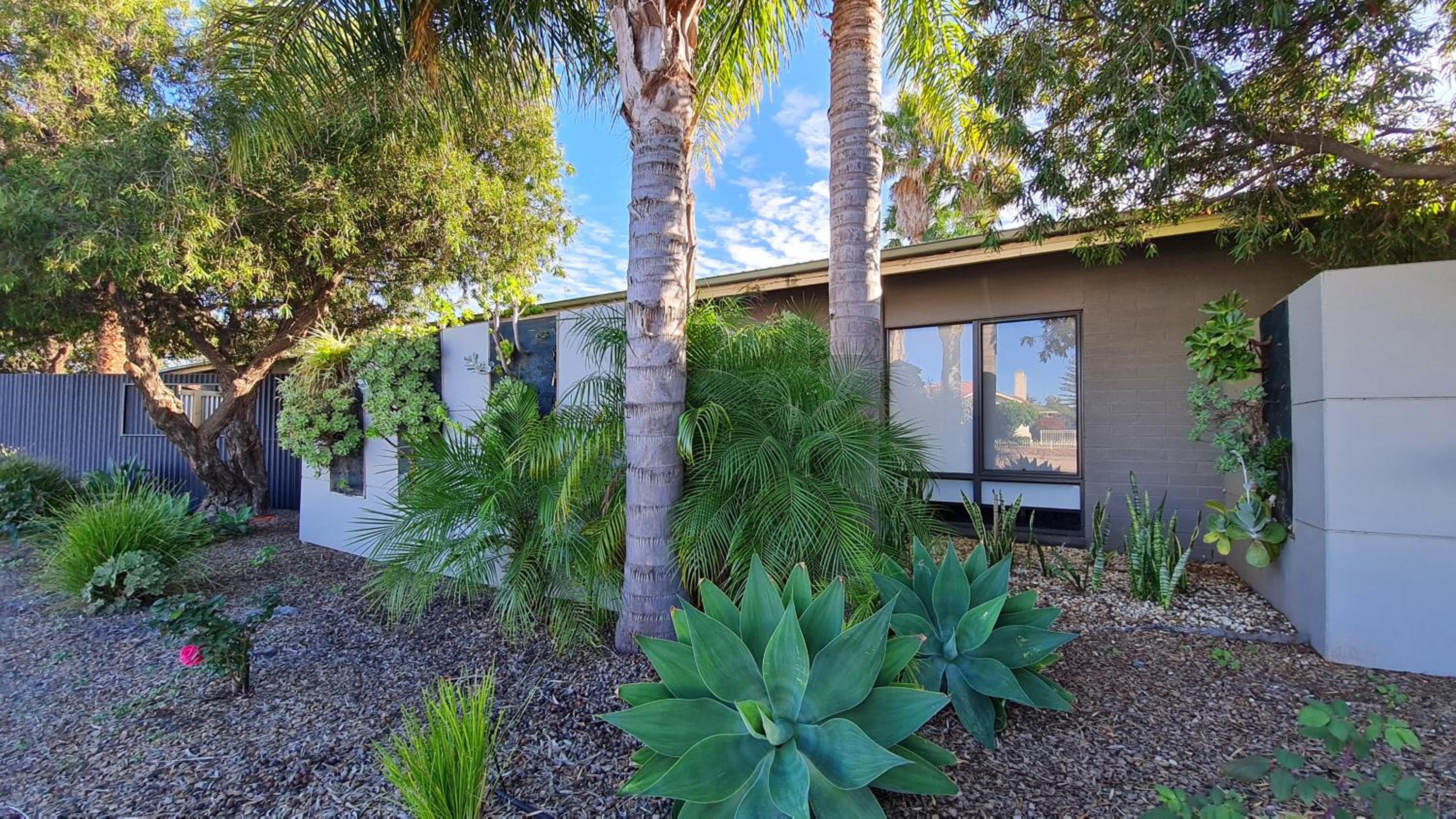 The Courtyard - Garden View Studio