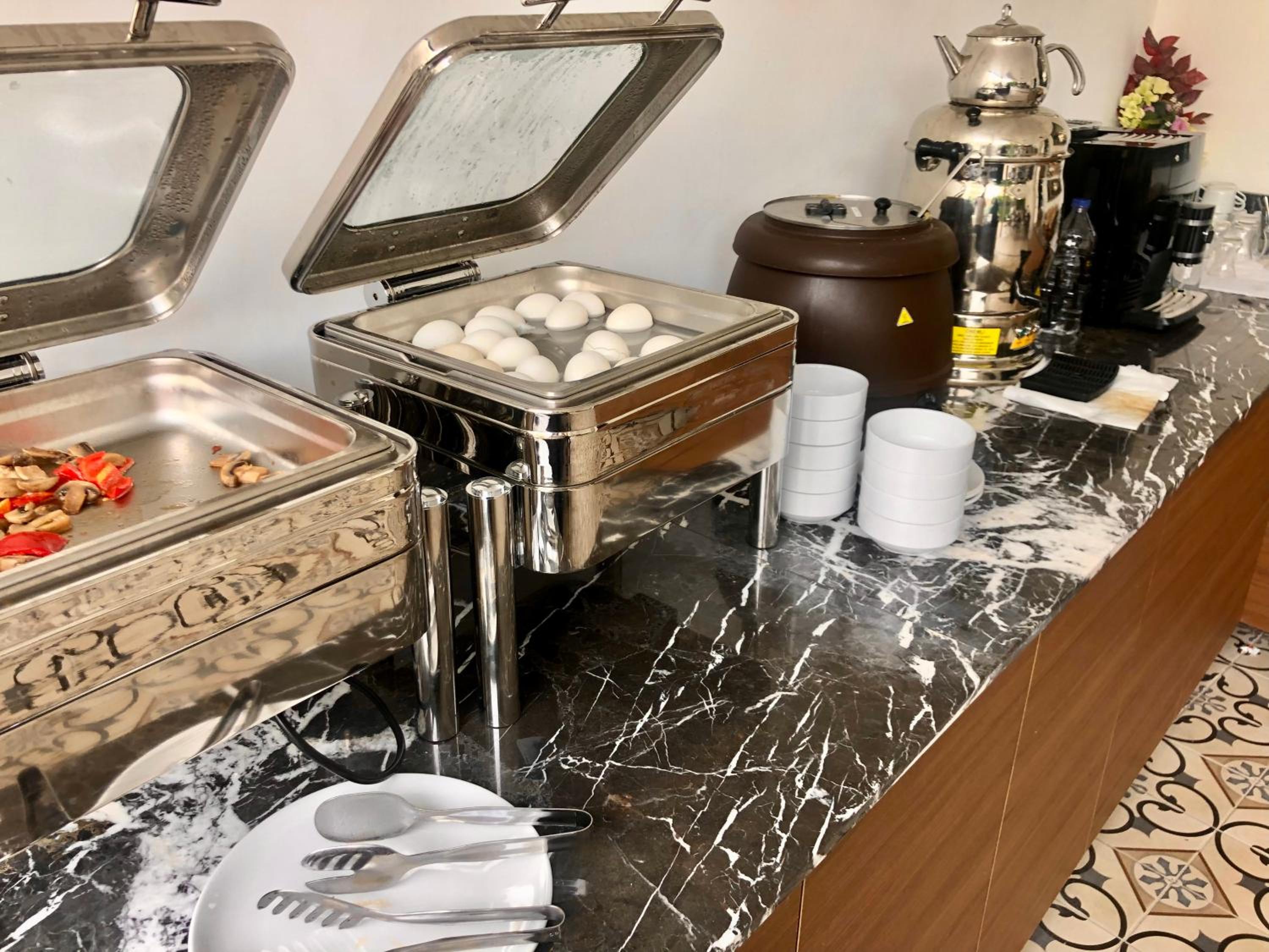 Wolf Of The City Otel - Image 73