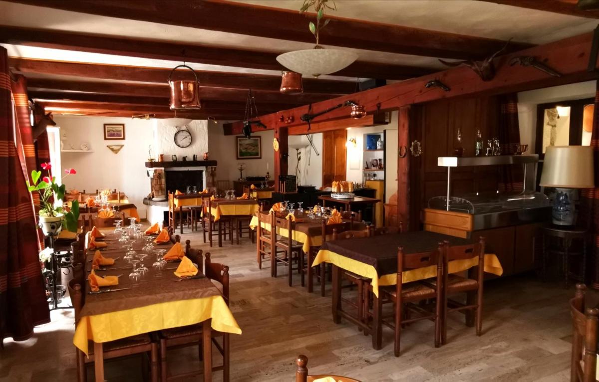 restaurant