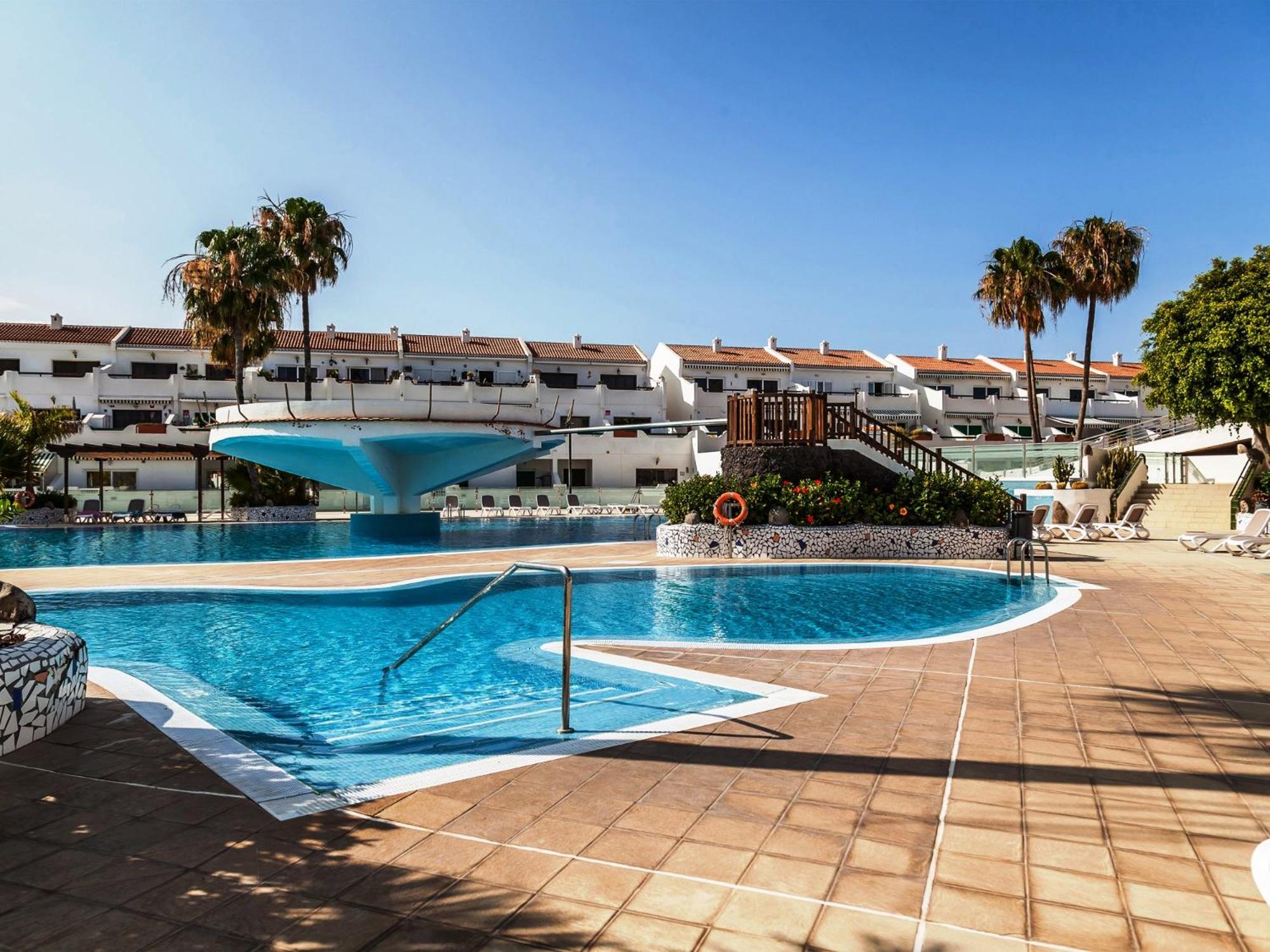 BLUE WATERS Apartment with heated pool
