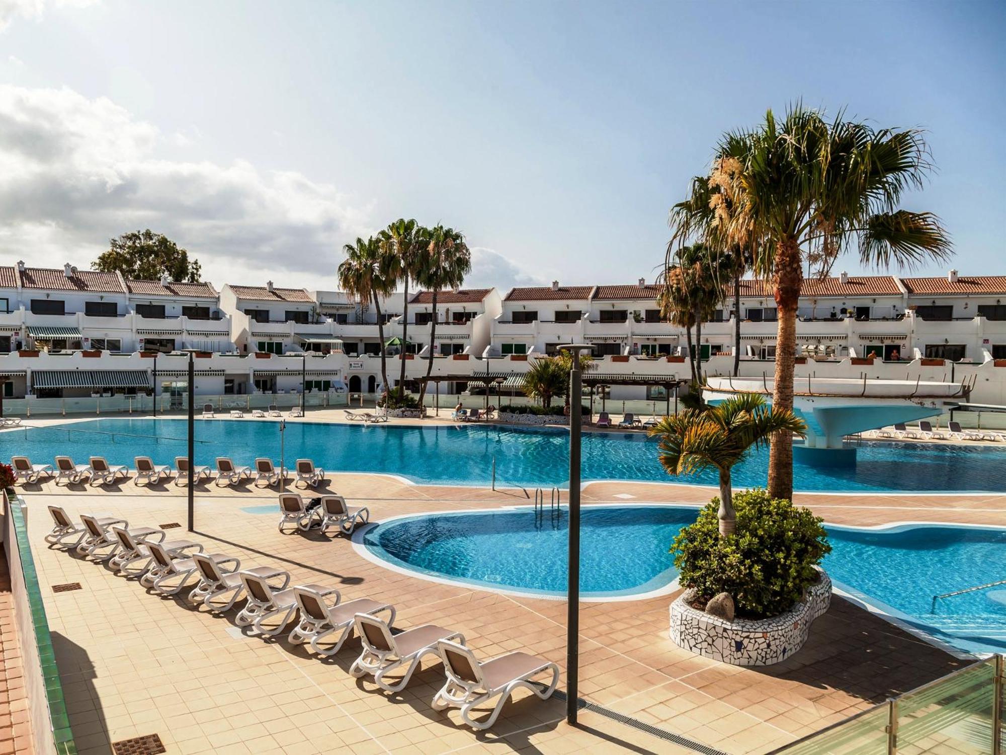 BLUE WATERS Apartment with heated pool