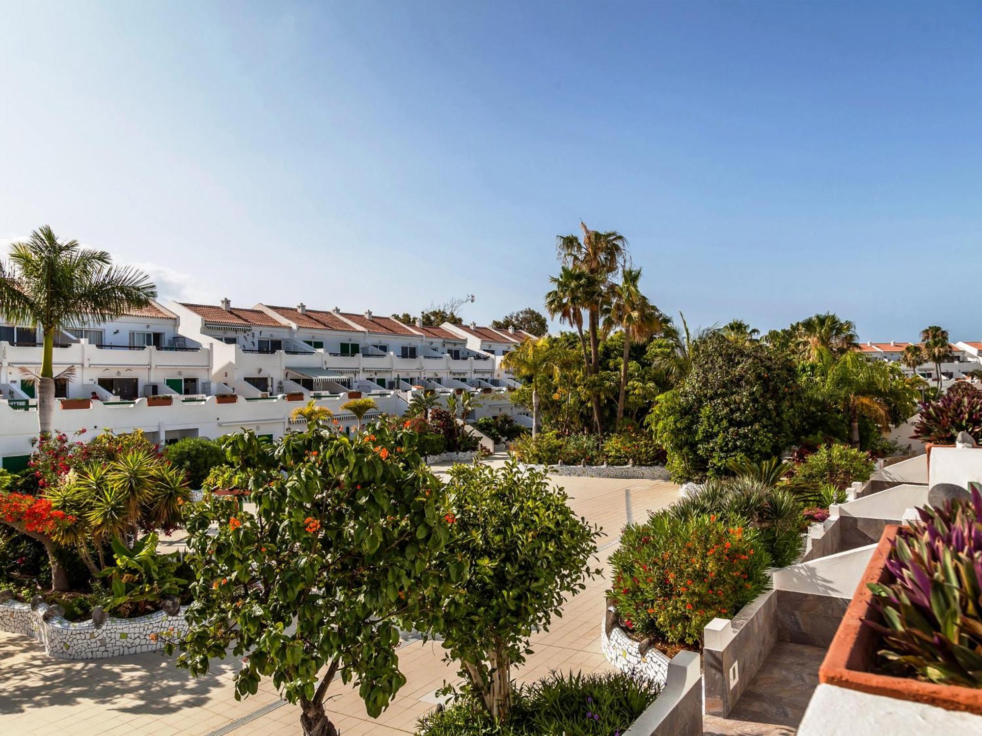 BLUE WATERS Apartment with heated pool