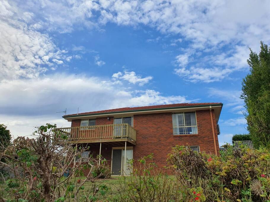 Hotel Spacious Home In West Moonah, Hobart