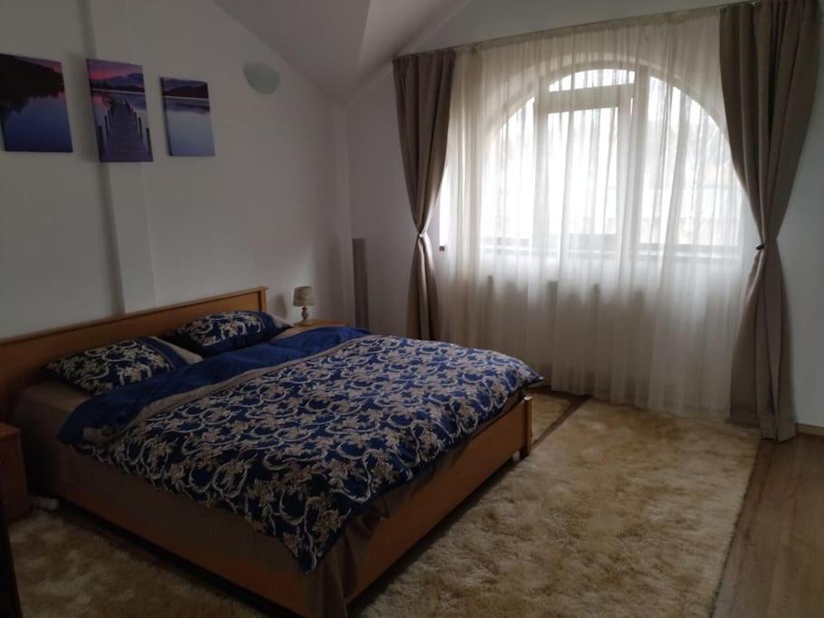 Villaweb Penthouse 2rooms,5min drive center city &Airport view 3