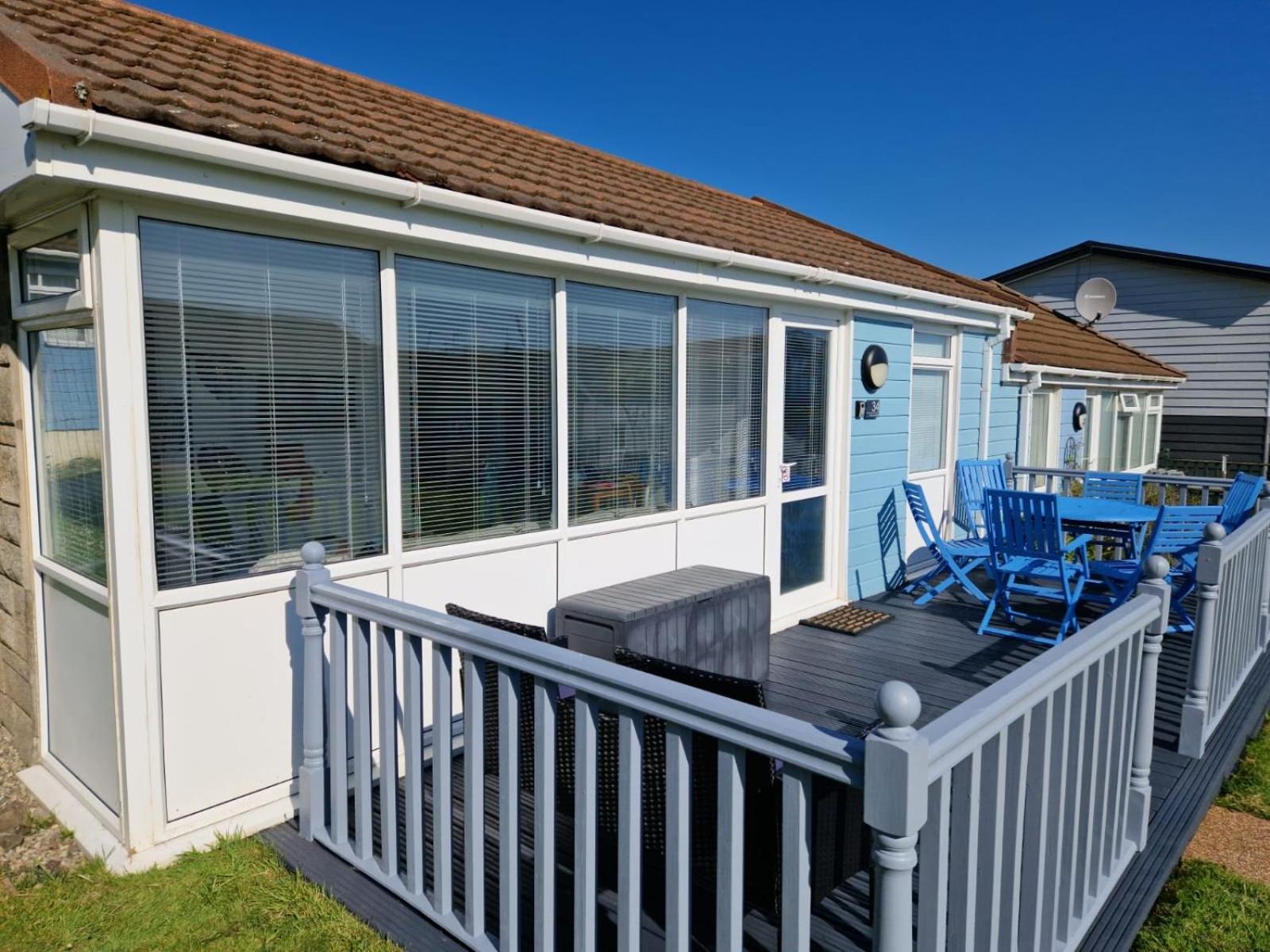 Surfs Up Lodge - Westward Ho! view 3