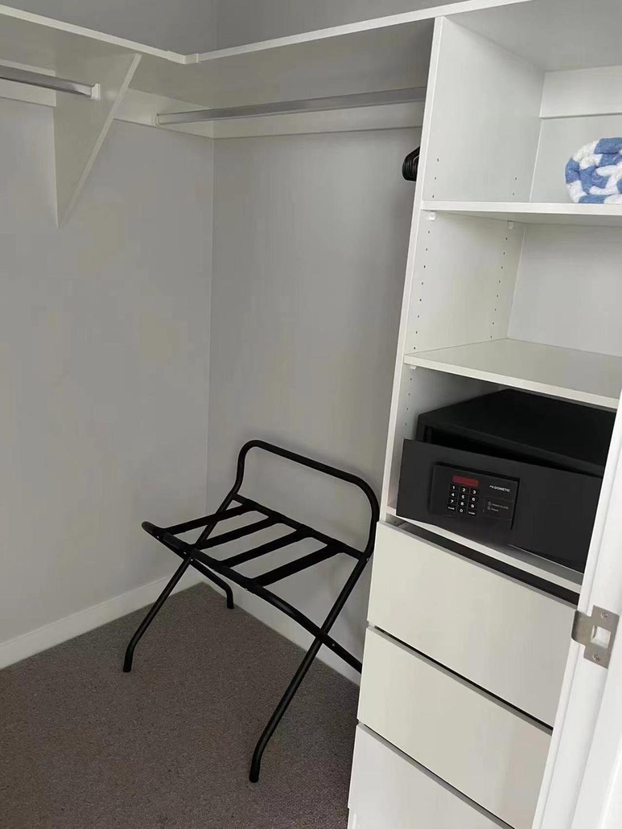 Luxury Casino Apartment in Broadbeach Island