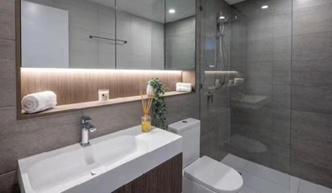 Luxury Casino Apartment in Broadbeach Island