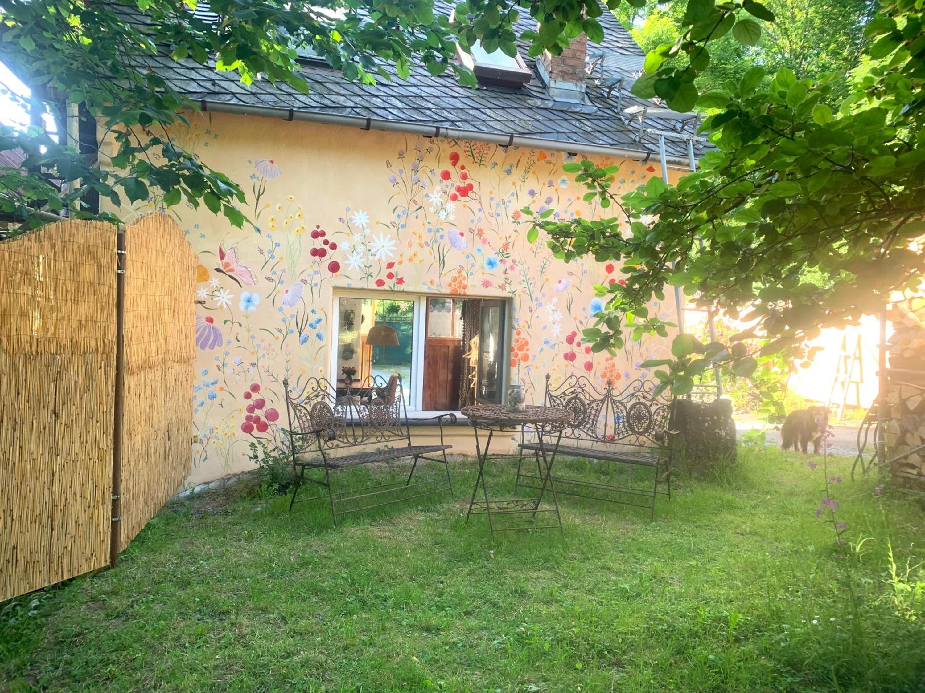 Kleine Kunstremise mit Holzofen Burg Freienfels
