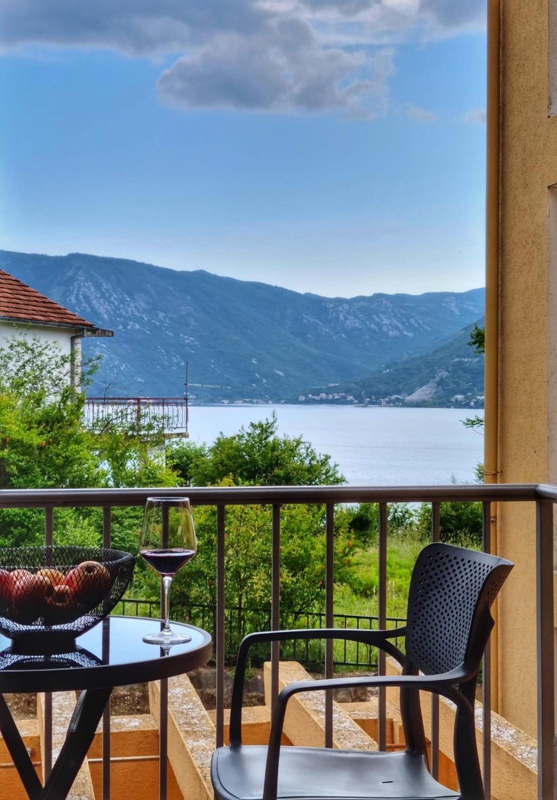 Villa Risan Apartments