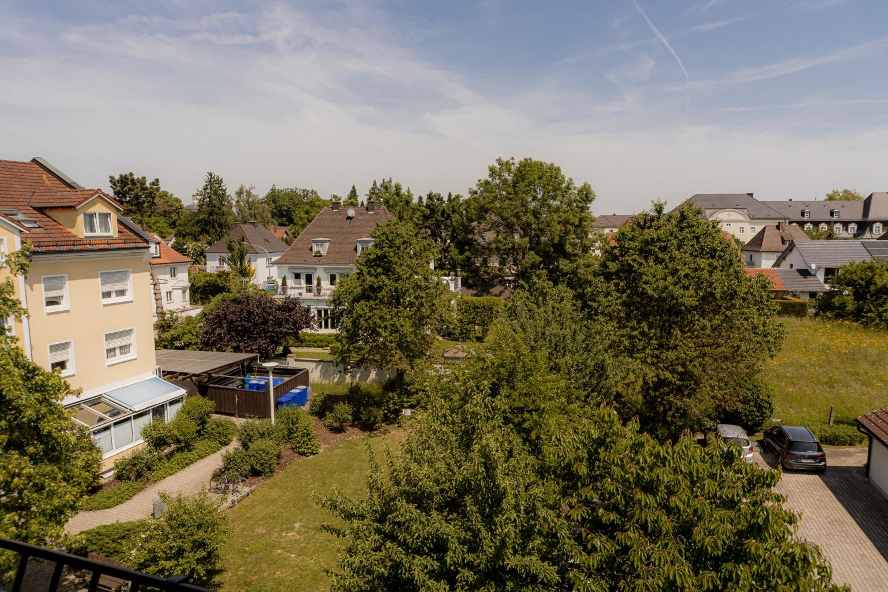 C4S COME4STAY Altötting - 3-Zi Whg I Zentrale Lage I Parkplatz I Balkon I WIFI I SmartTV I 1 Kingsize, 1 Queensize Bett I Office Arbeitsplatz I Wohnbereich