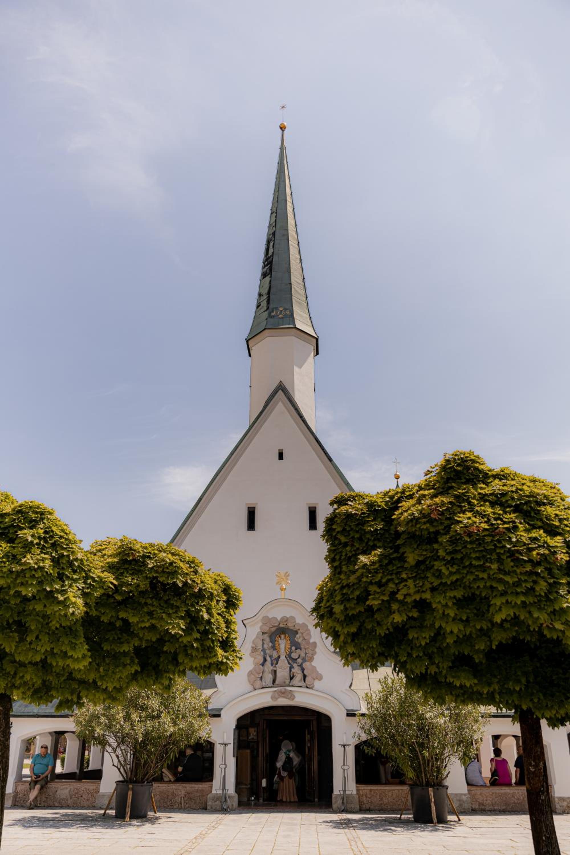 C4S COME4STAY Altötting - 3-Zi Whg I Zentrale Lage I Parkplatz I Balkon I WIFI I SmartTV I 1 Kingsize, 1 Queensize Bett I Office Arbeitsplatz I Wohnbereich