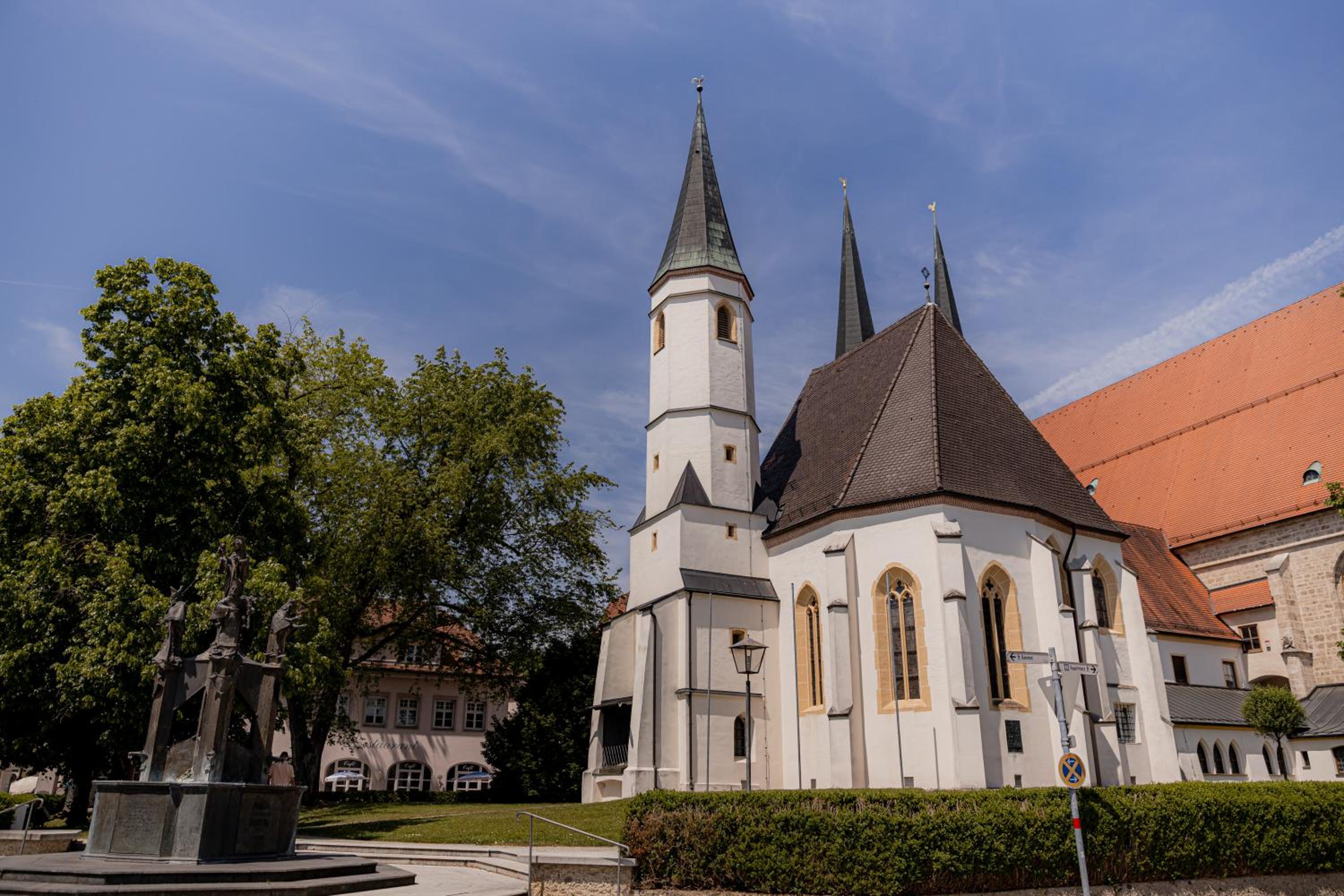 C4S COME4STAY Altötting - 3-Zi Whg I Zentrale Lage I Parkplatz I Balkon I WIFI I SmartTV I 1 Kingsize, 1 Queensize Bett I Office Arbeitsplatz I Wohnbereich