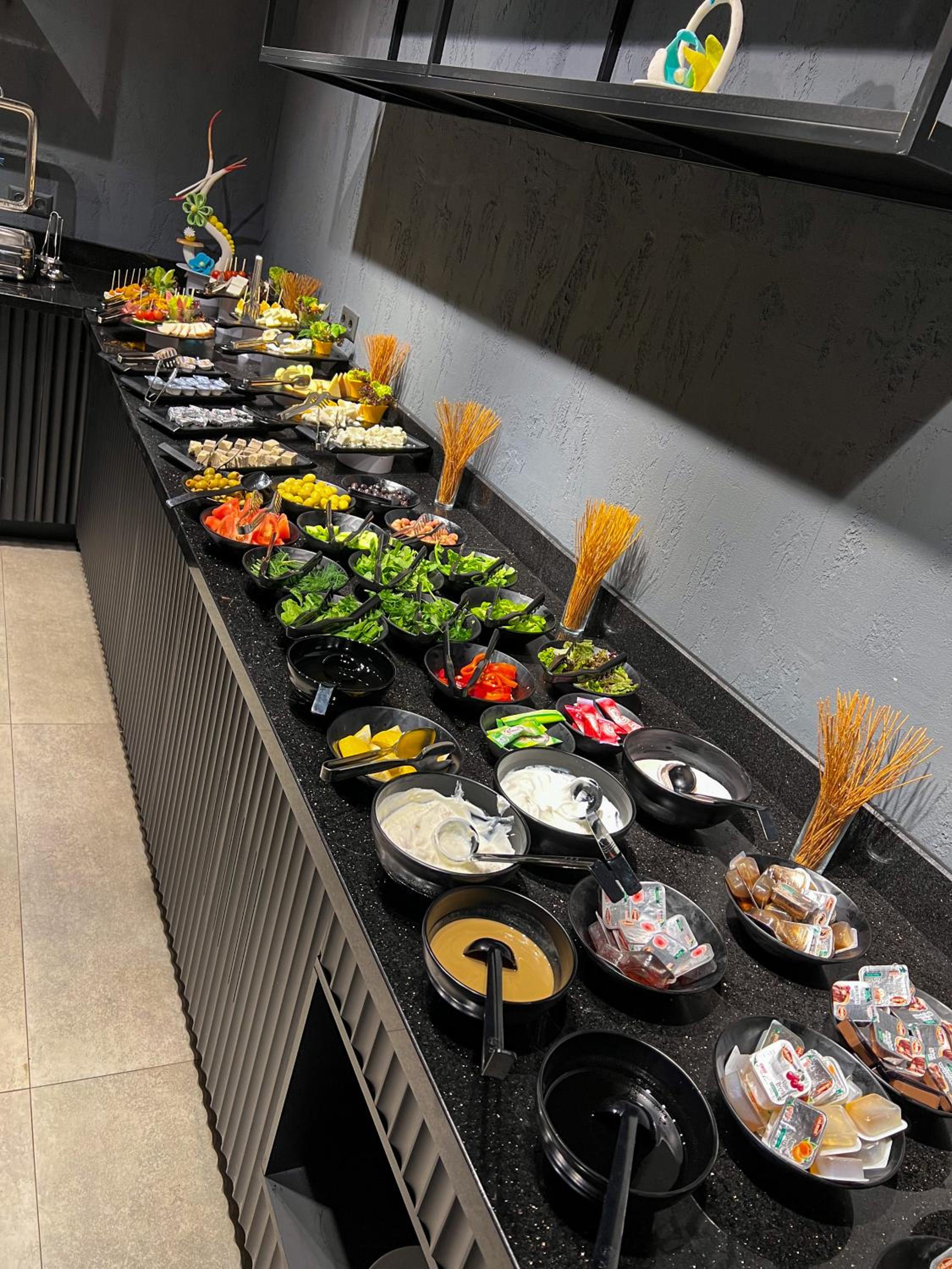 Falcon 1511 - Image 40