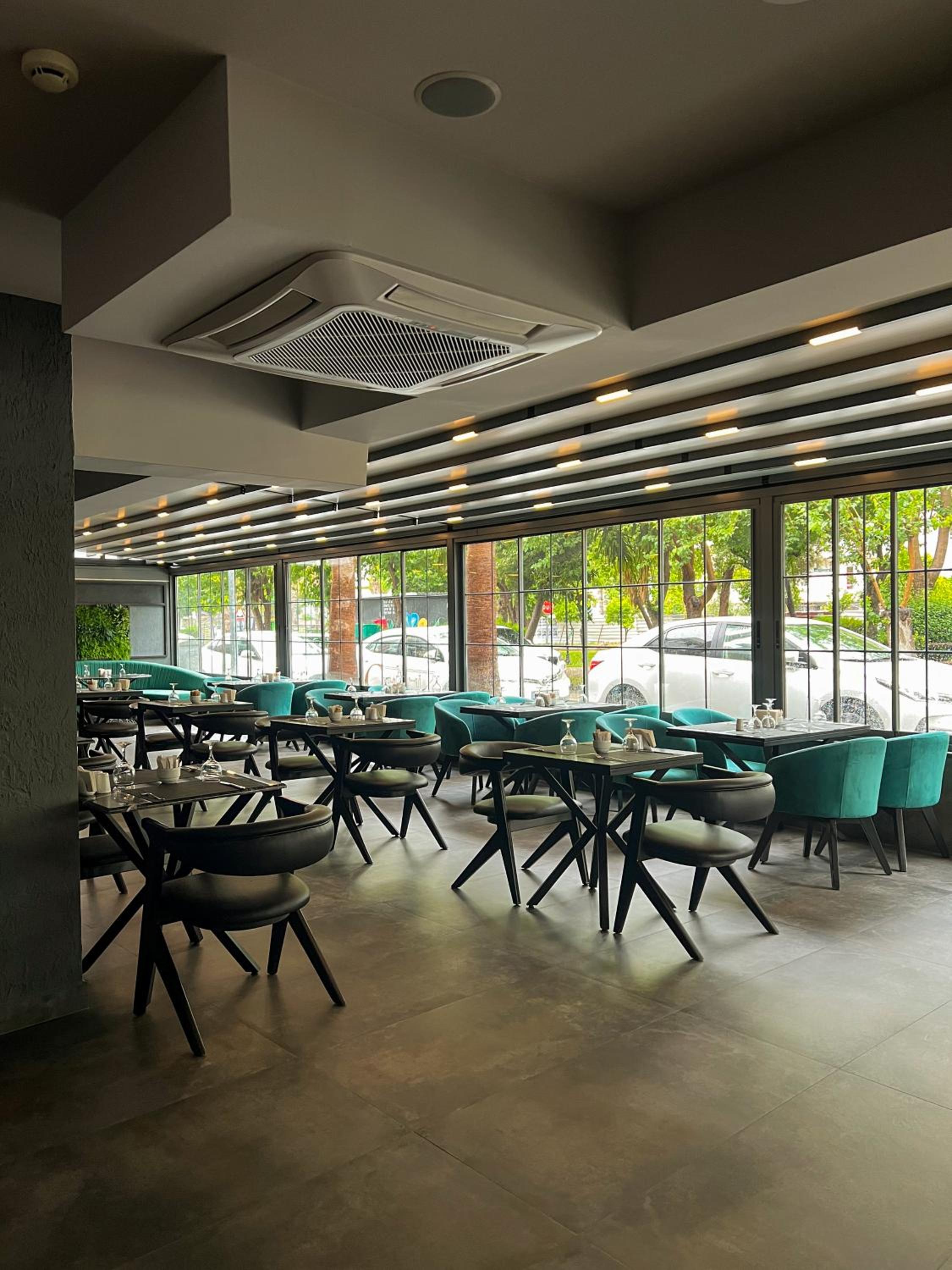 Falcon 1511 - Image 11