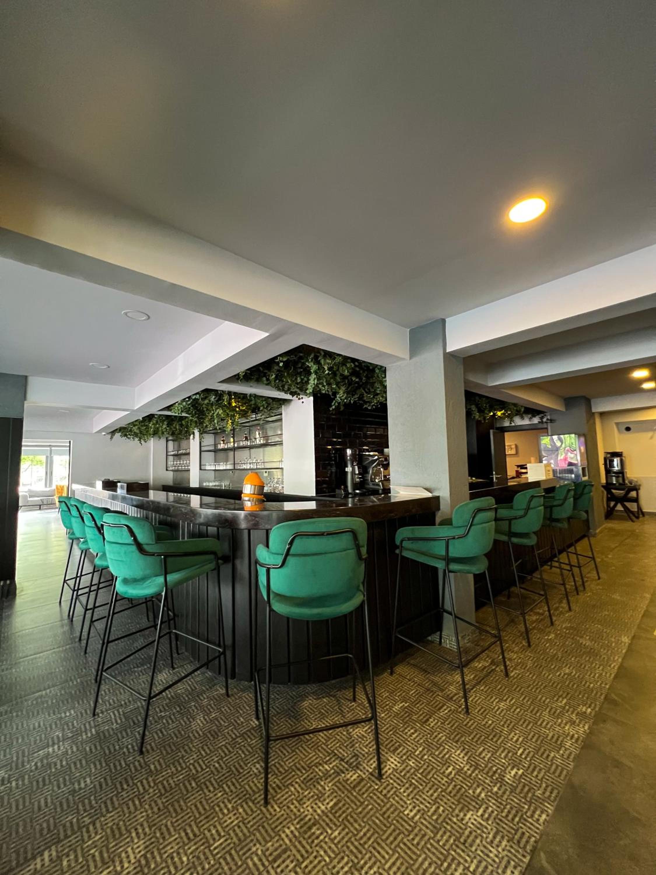 Falcon 1511 - Image 13