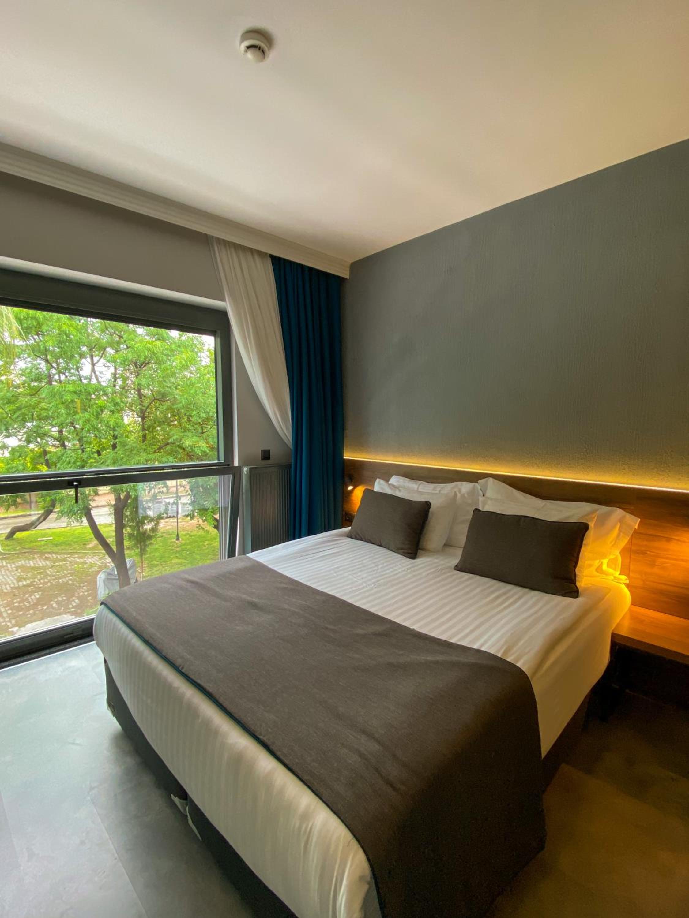 Falcon 1511 - Image 38