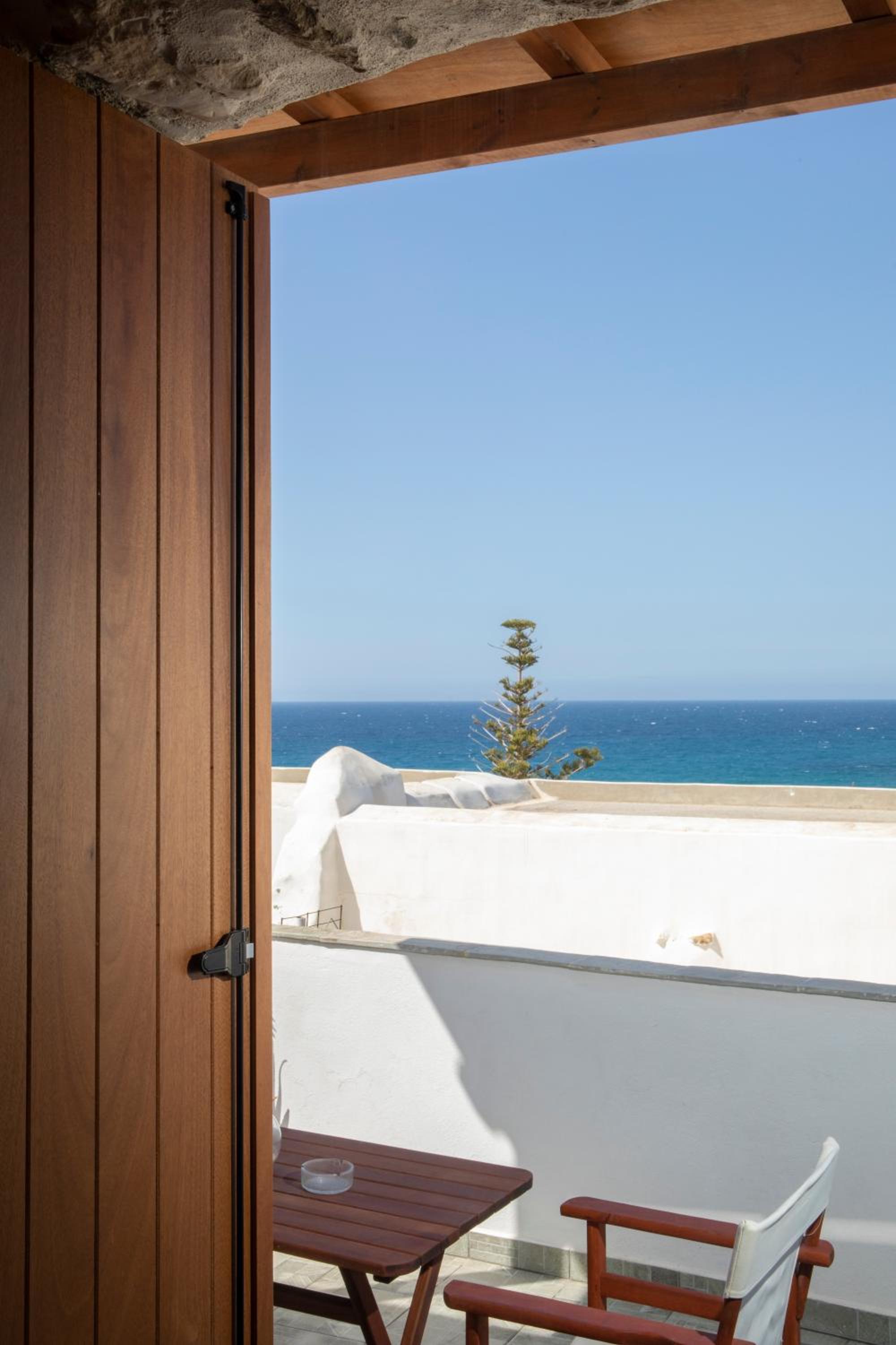 Cycladic sea view house near the Castle