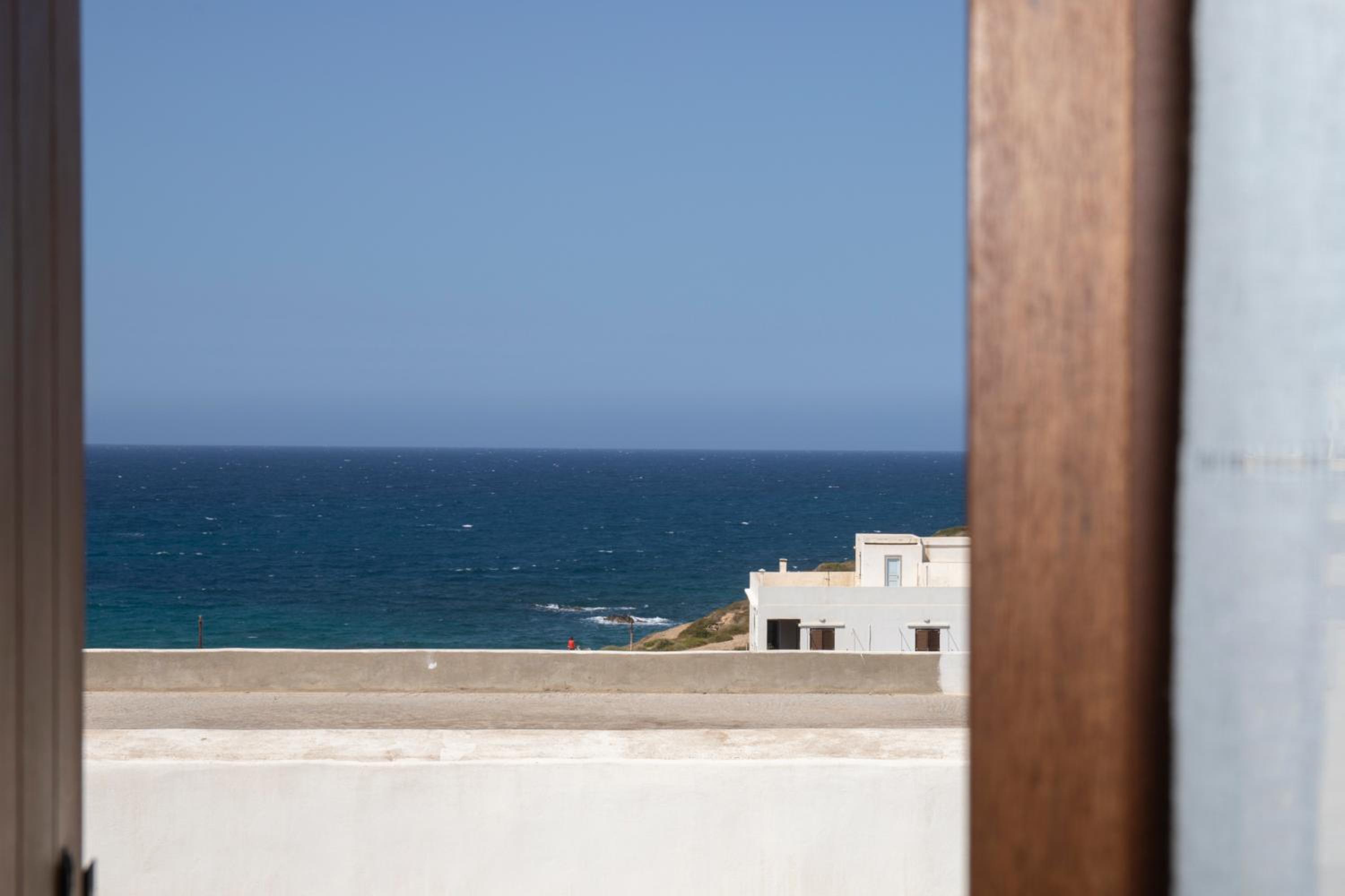 Cycladic sea view house near the Castle