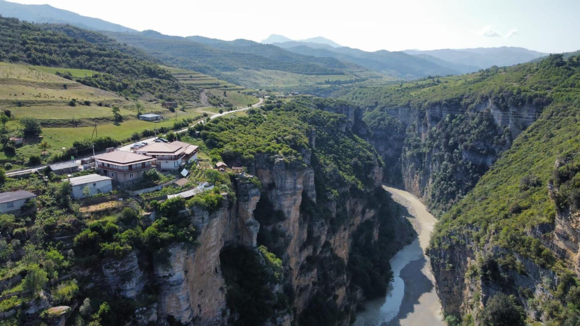 Guest House Bracaj