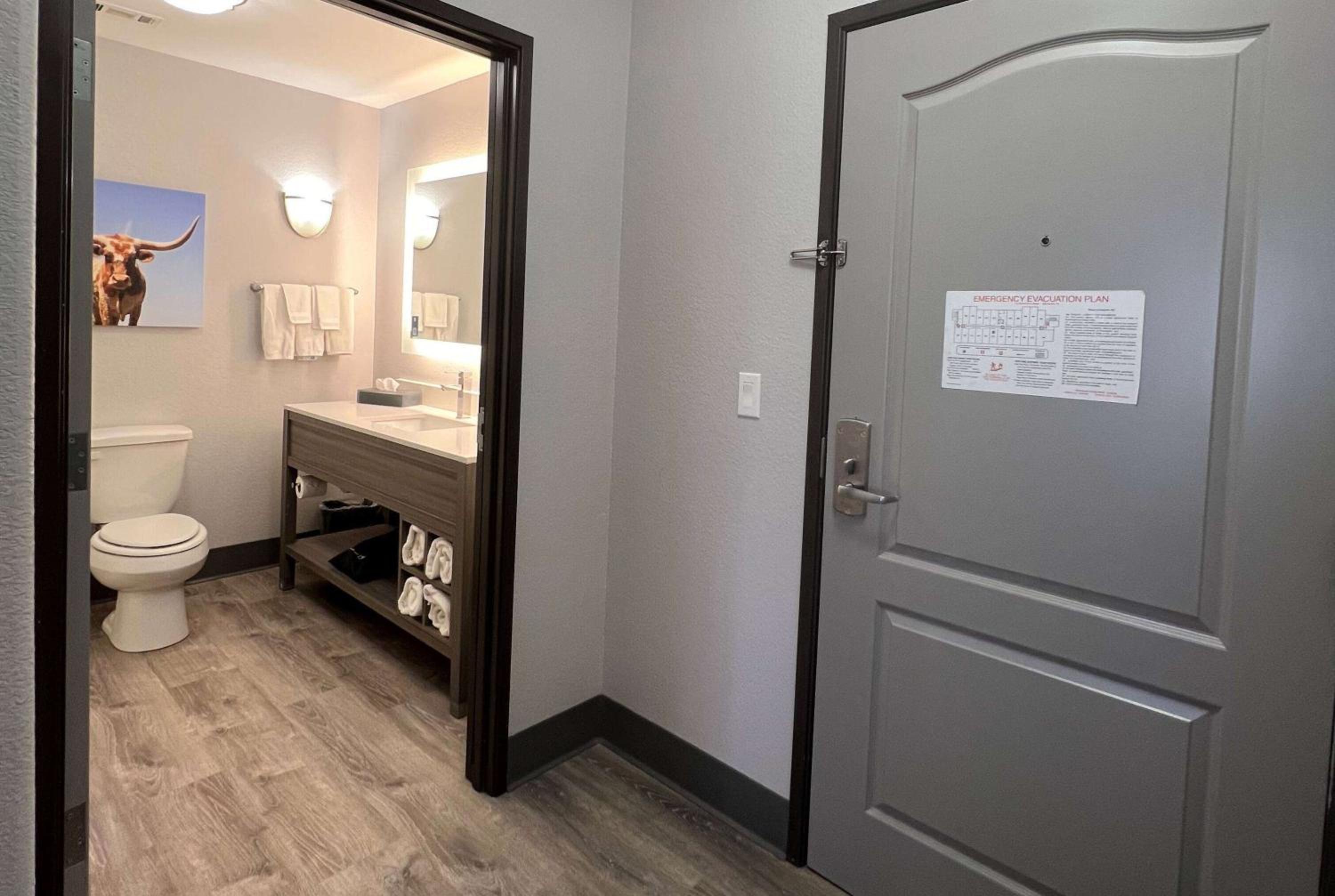 Big Spring Vacations - La Quinta by Wyndham Big Spring - Property Image 31