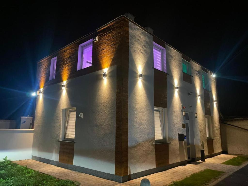 #2 TGHA Luxury Studio Apartment in Athlone view 4