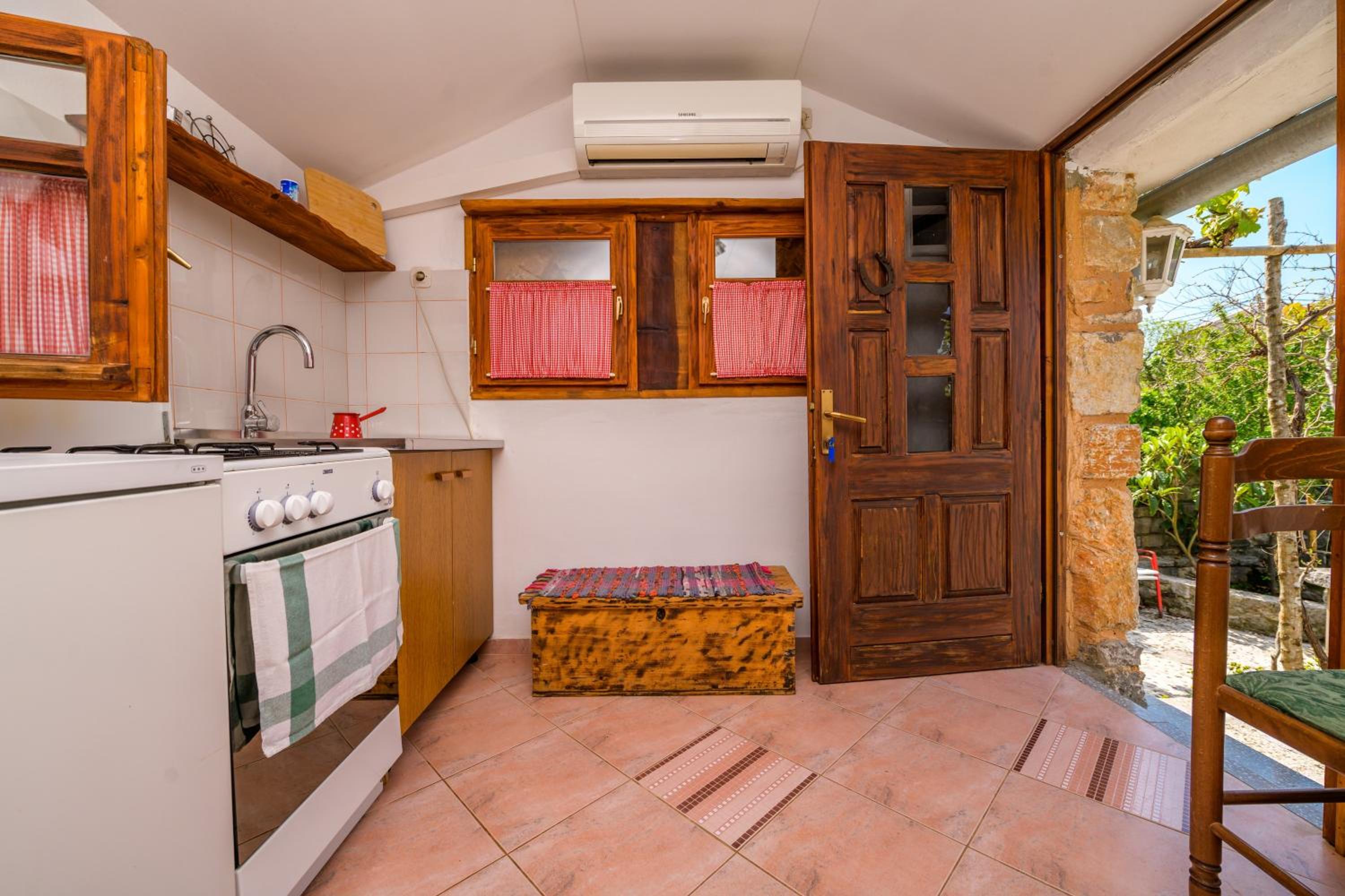 Betlehem & Nazaret cottage on Krk island view 5