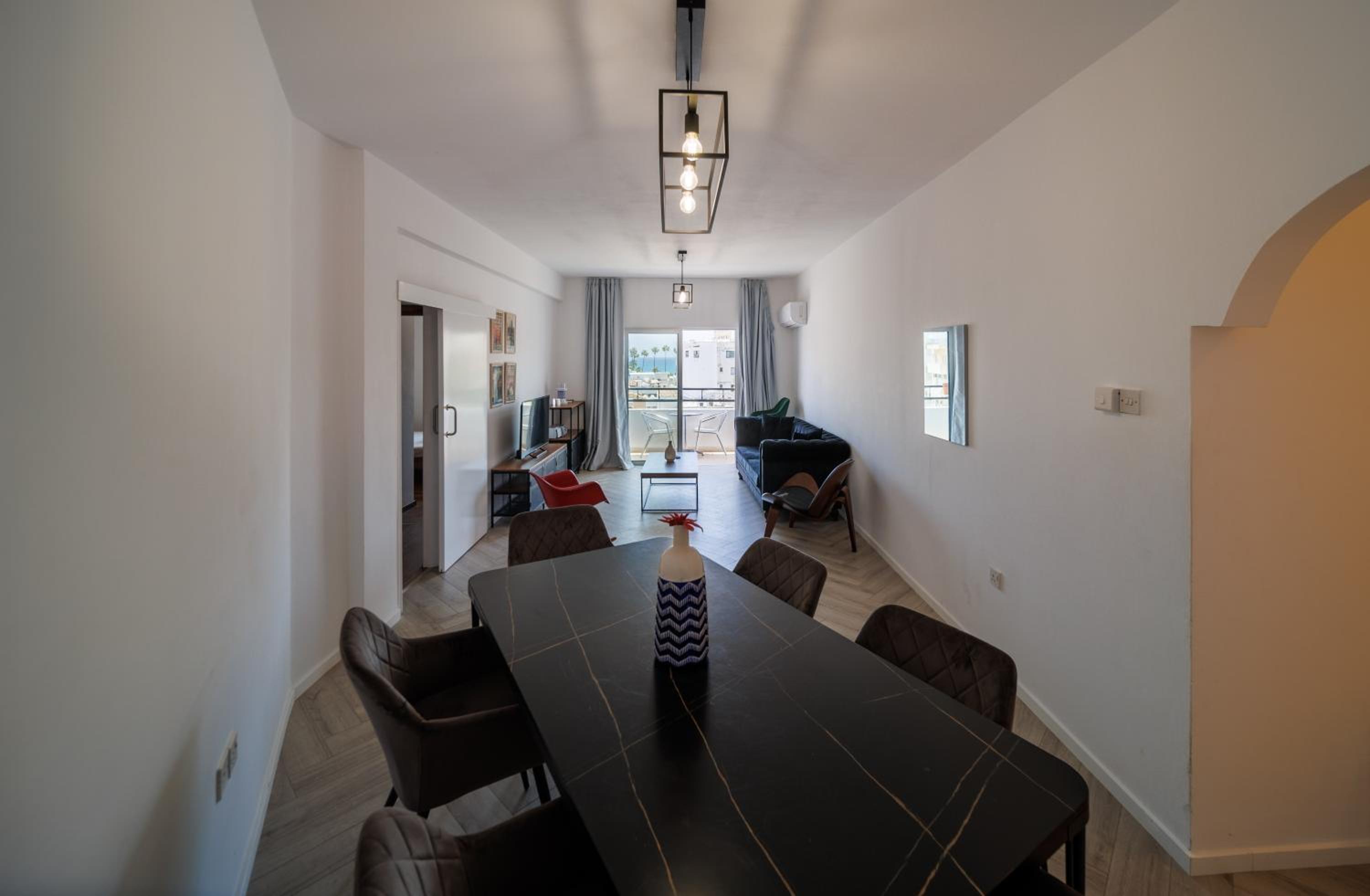 Sea View City Centre 3bed Apartment