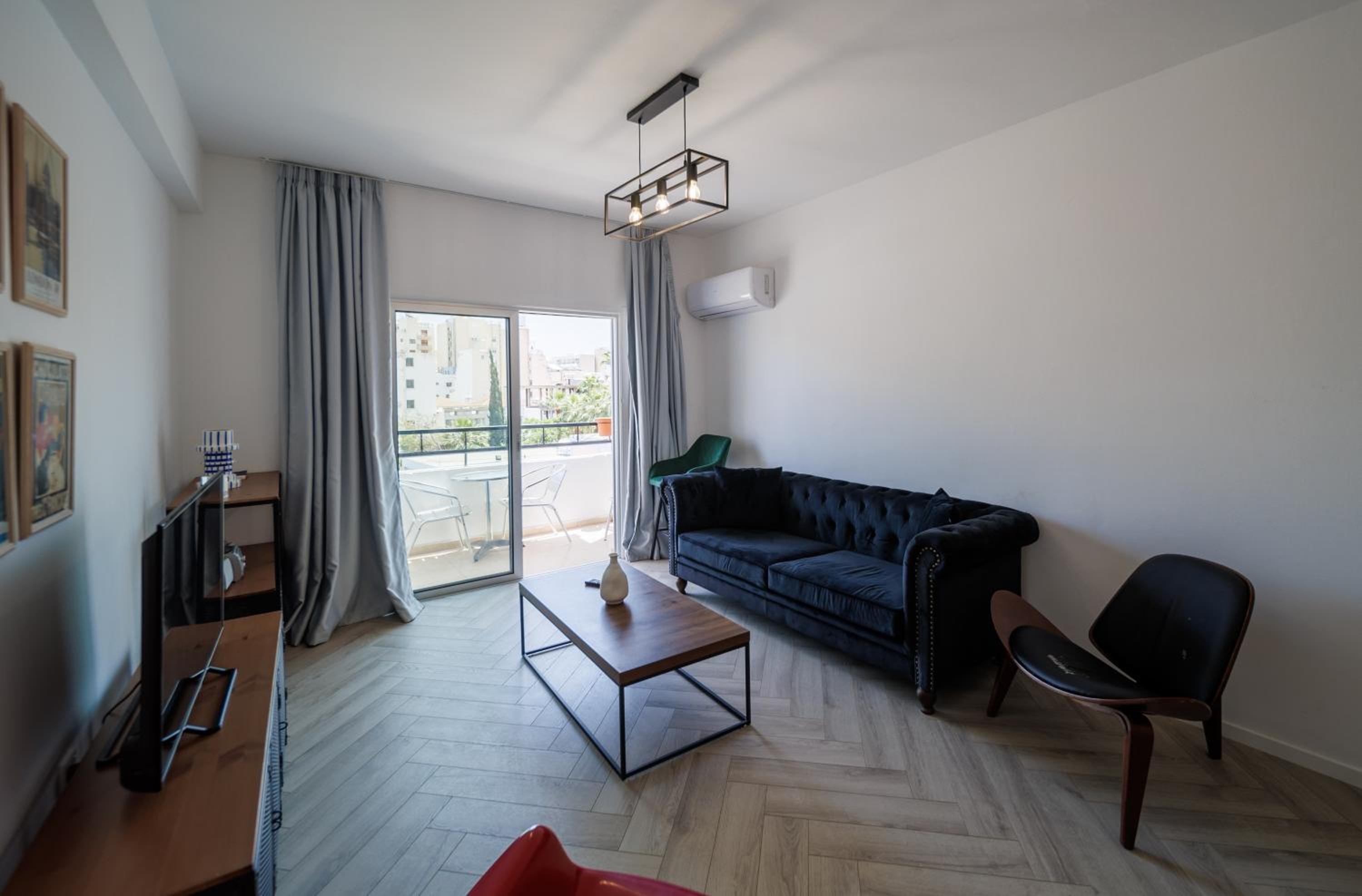 Sea View City Centre 3bed Apartment