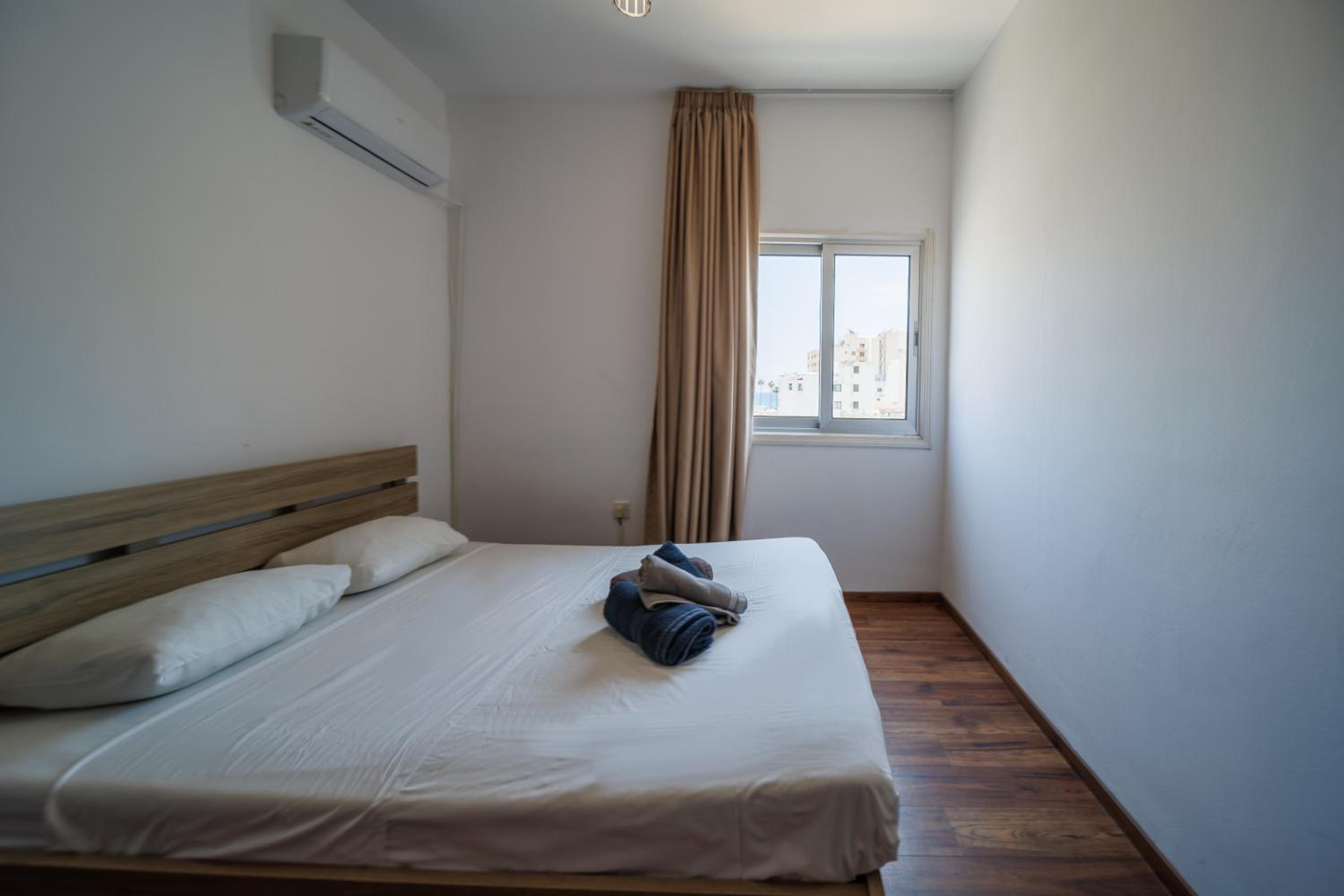 Sea View City Centre 3bed Apartment