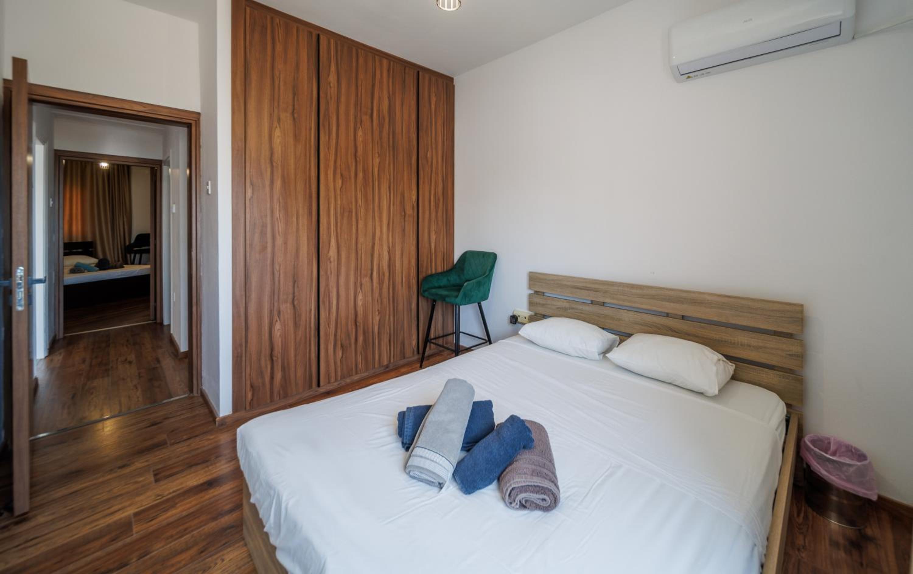 Sea View City Centre 3bed Apartment