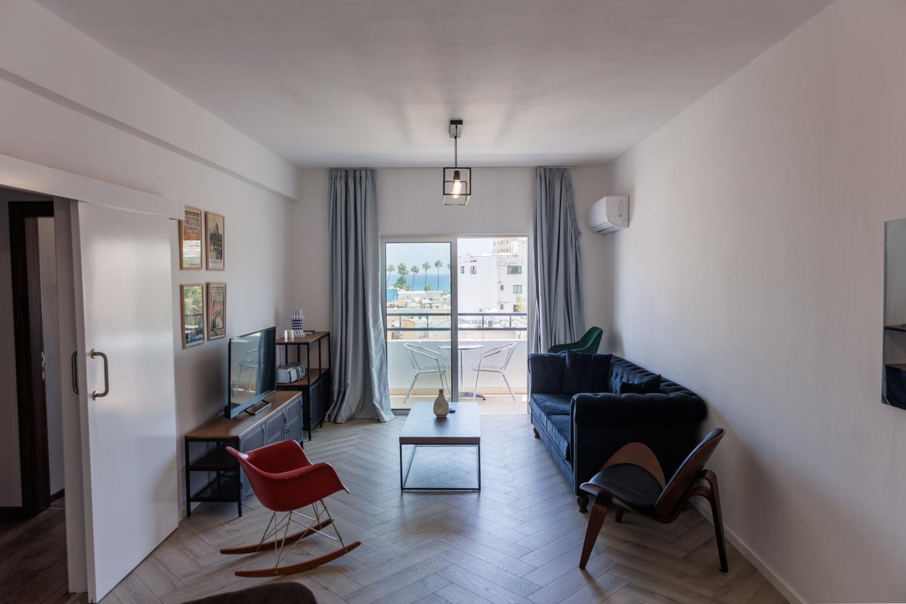 Sea View City Centre 3bed Apartment