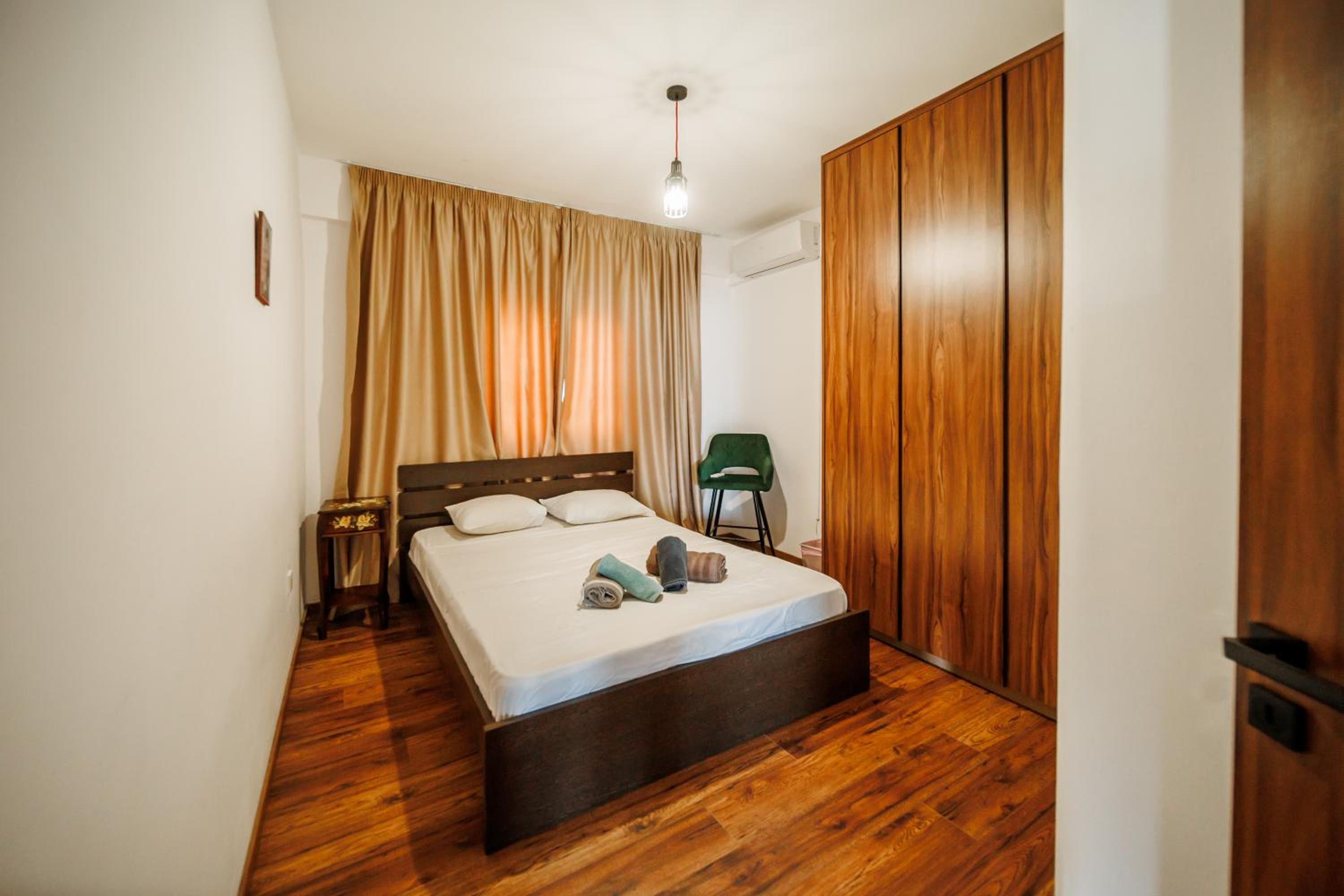 Sea View City Centre 3bed Apartment