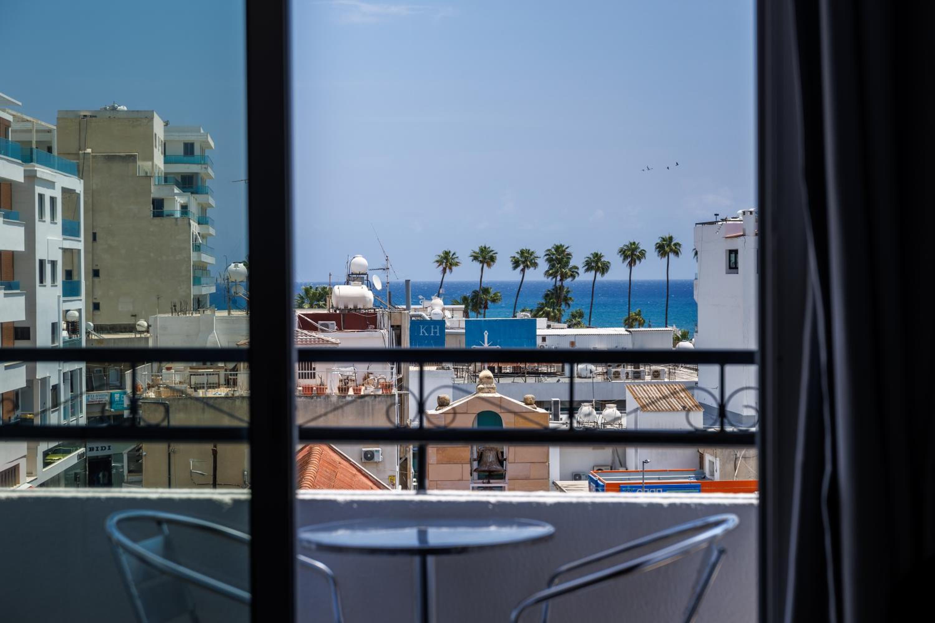 Sea View City Centre 3bed Apartment