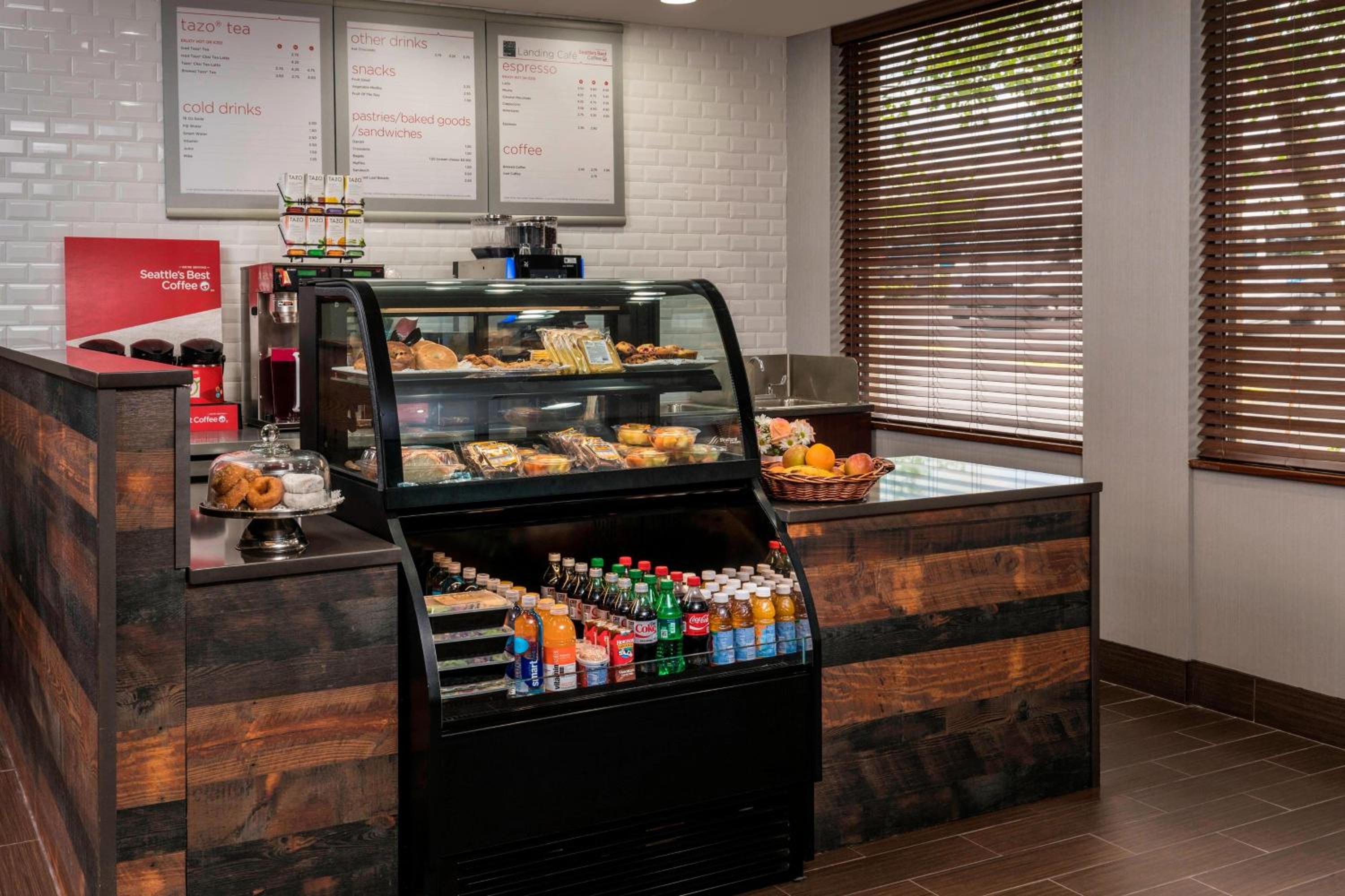 Four Points by Sheraton Boston Logan Airport Revere - Property Image 2