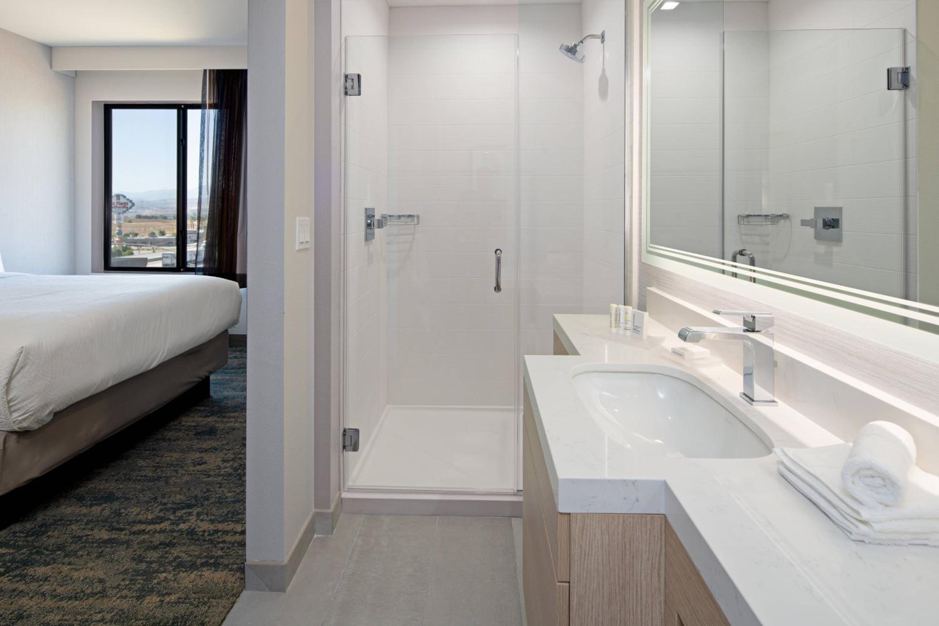 Valencia Vacations - SpringHill Suites by Marriott Valencia - Property Image 18