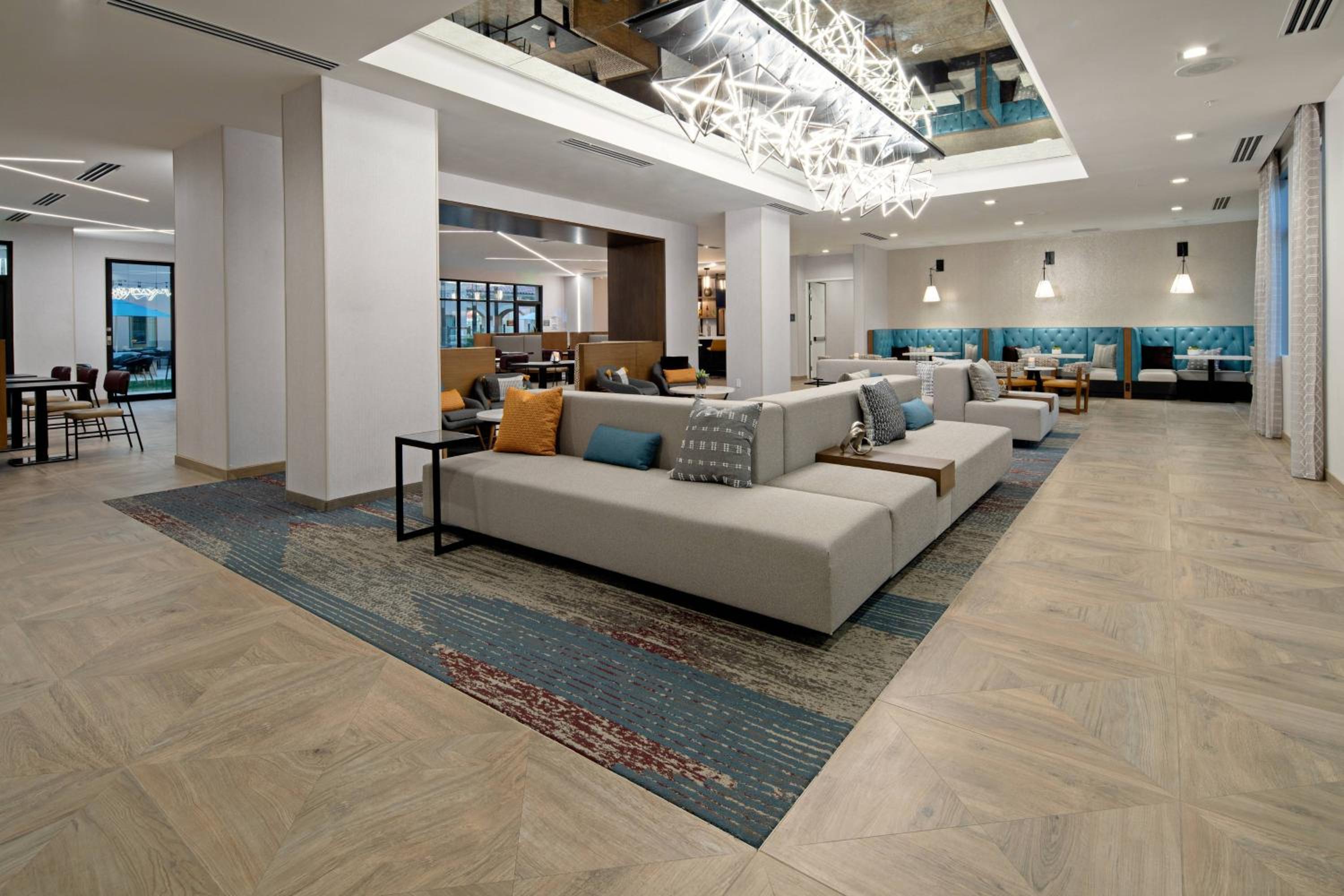 Valencia Vacations - SpringHill Suites by Marriott Valencia - Property Image 28