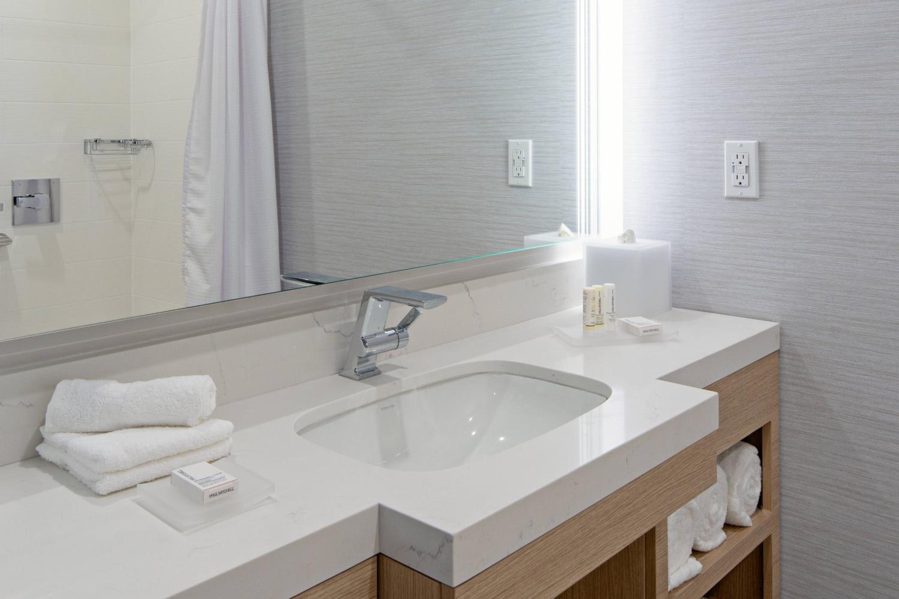 Valencia Vacations - SpringHill Suites by Marriott Valencia - Property Image 1