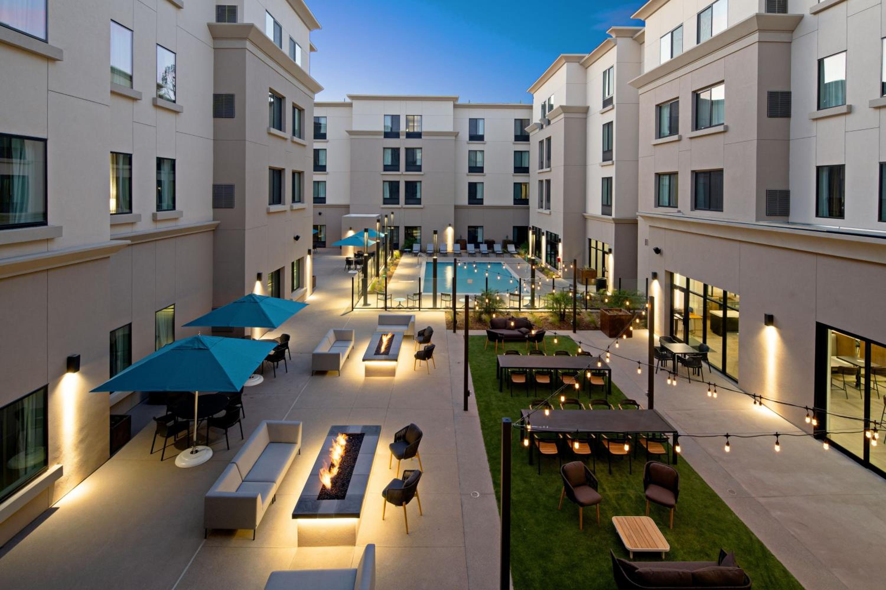 Valencia Vacations - SpringHill Suites by Marriott Valencia - Property Image 11