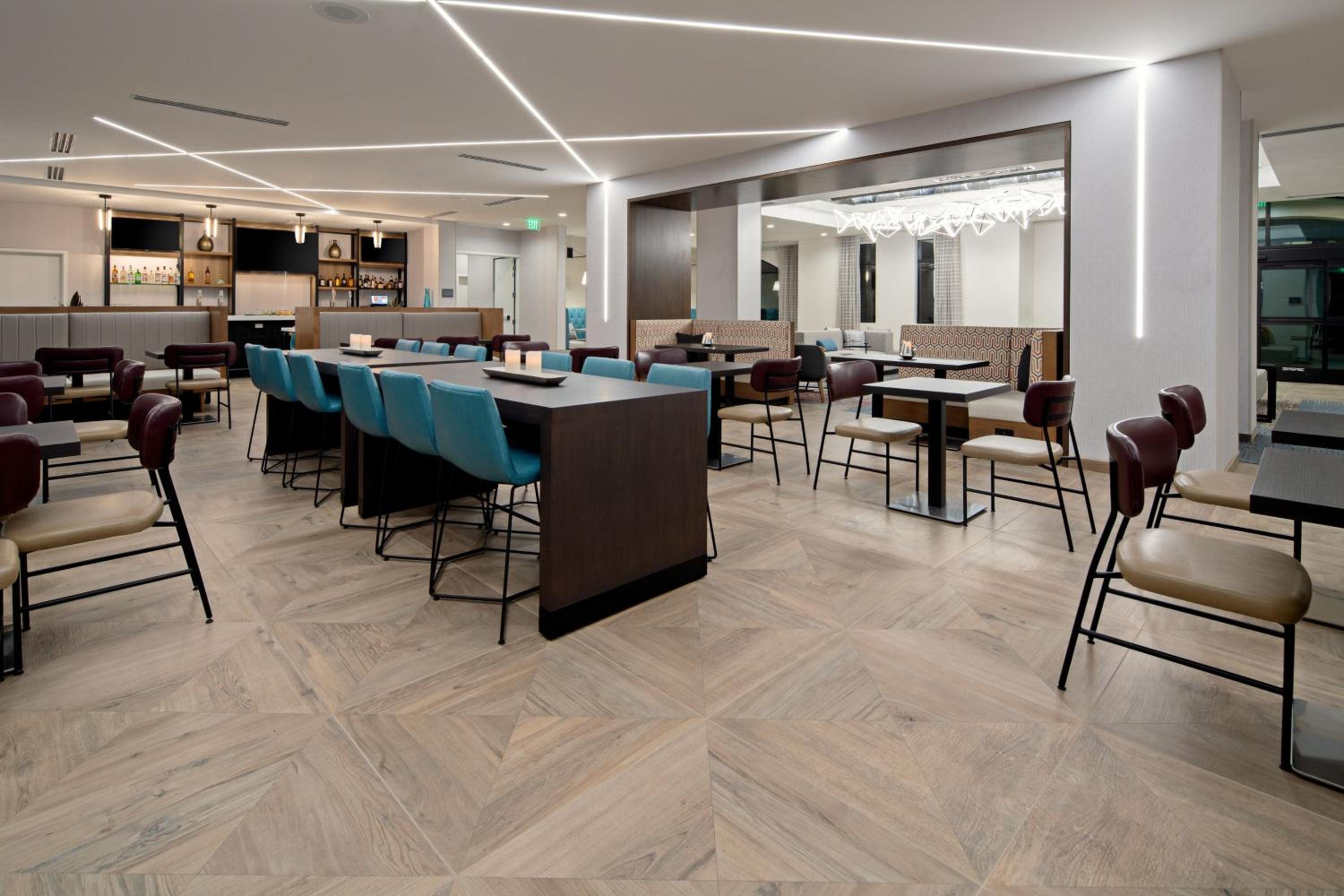 Valencia Vacations - SpringHill Suites by Marriott Valencia - Property Image 8