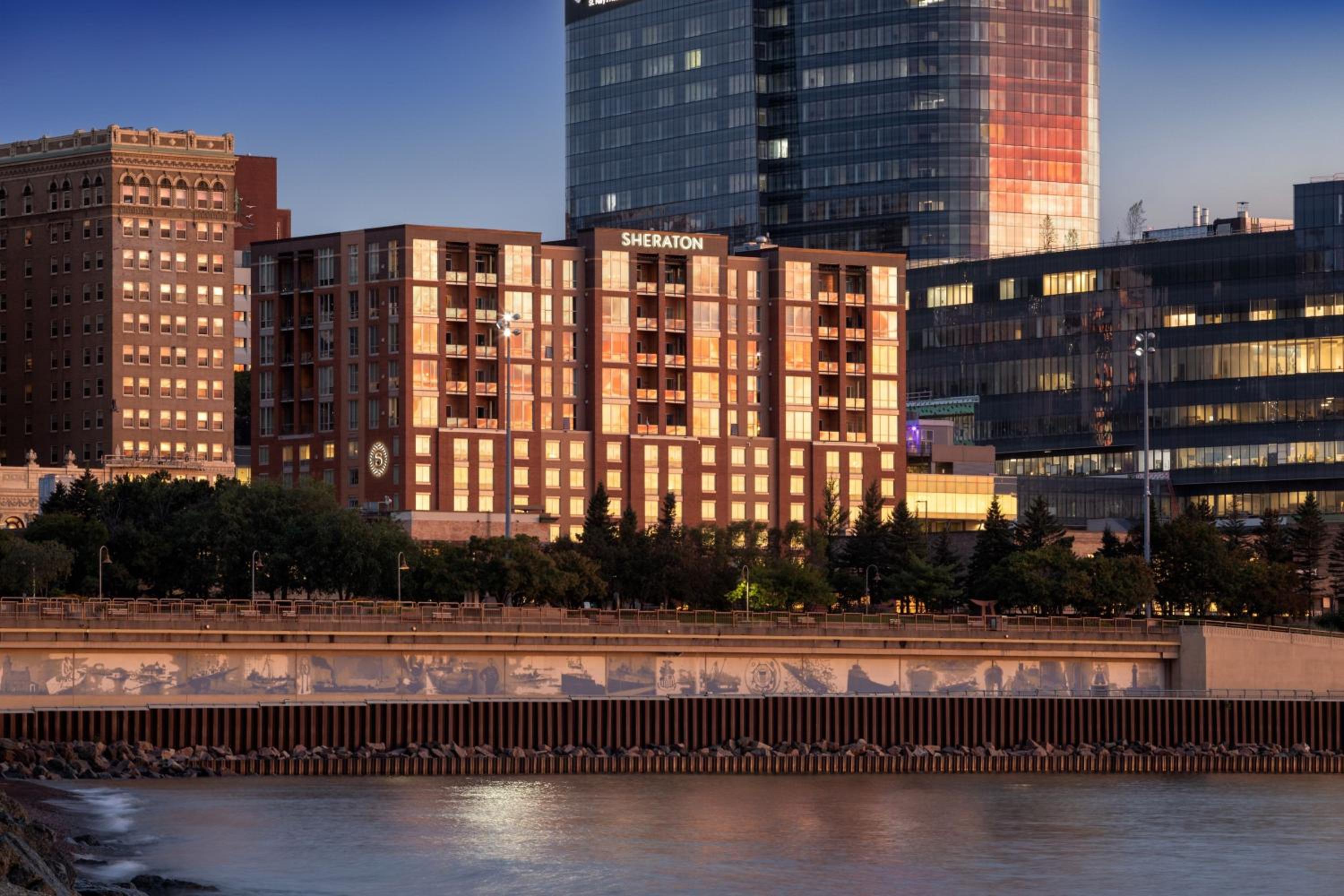 Hotel Sheraton Duluth Hotel - Image 1