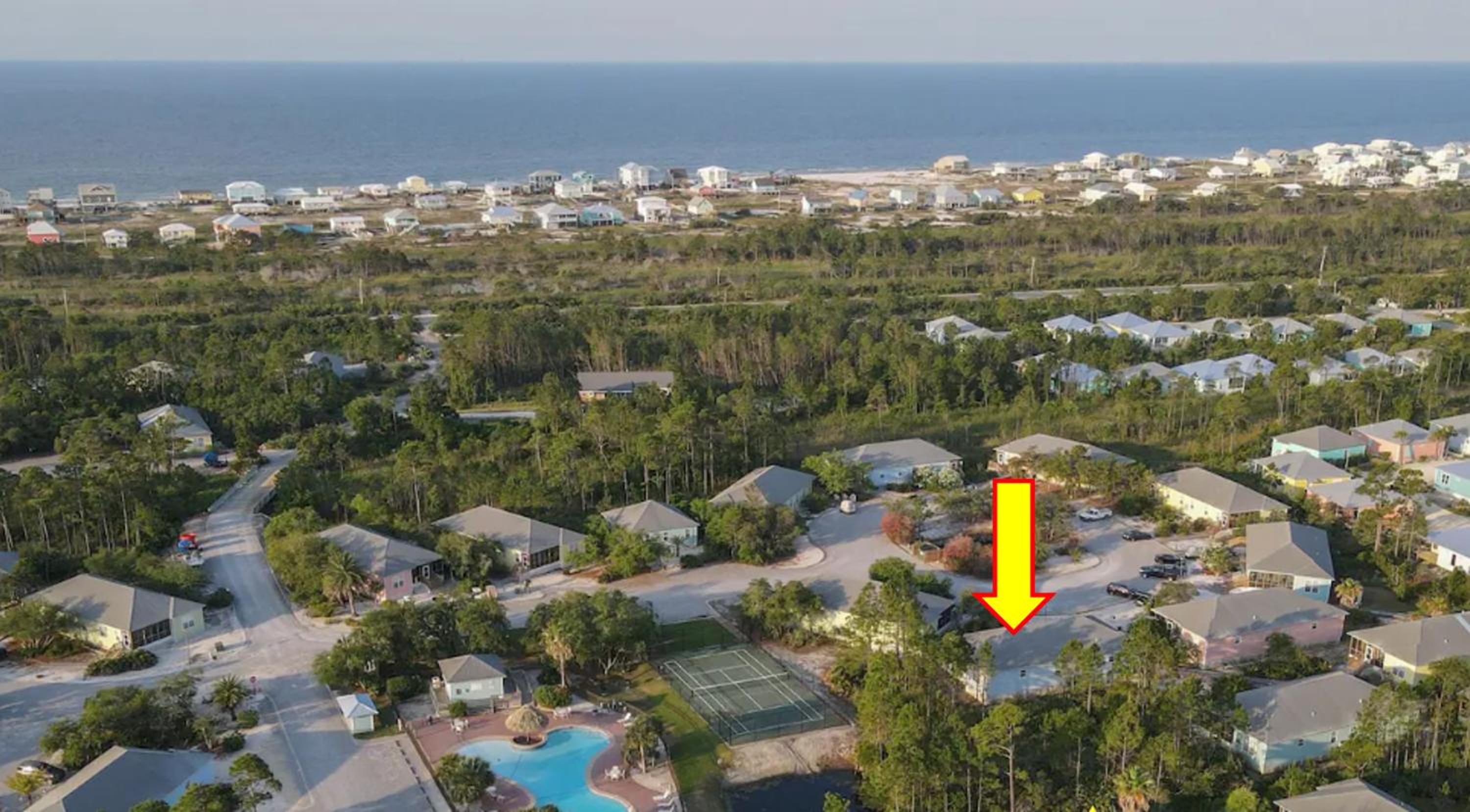 Newly Renovated Beach House steps to pool, Beach Access