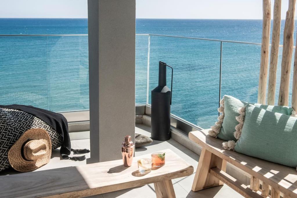 Khroma Luxury Suite 3- Beach front apartment photo 4