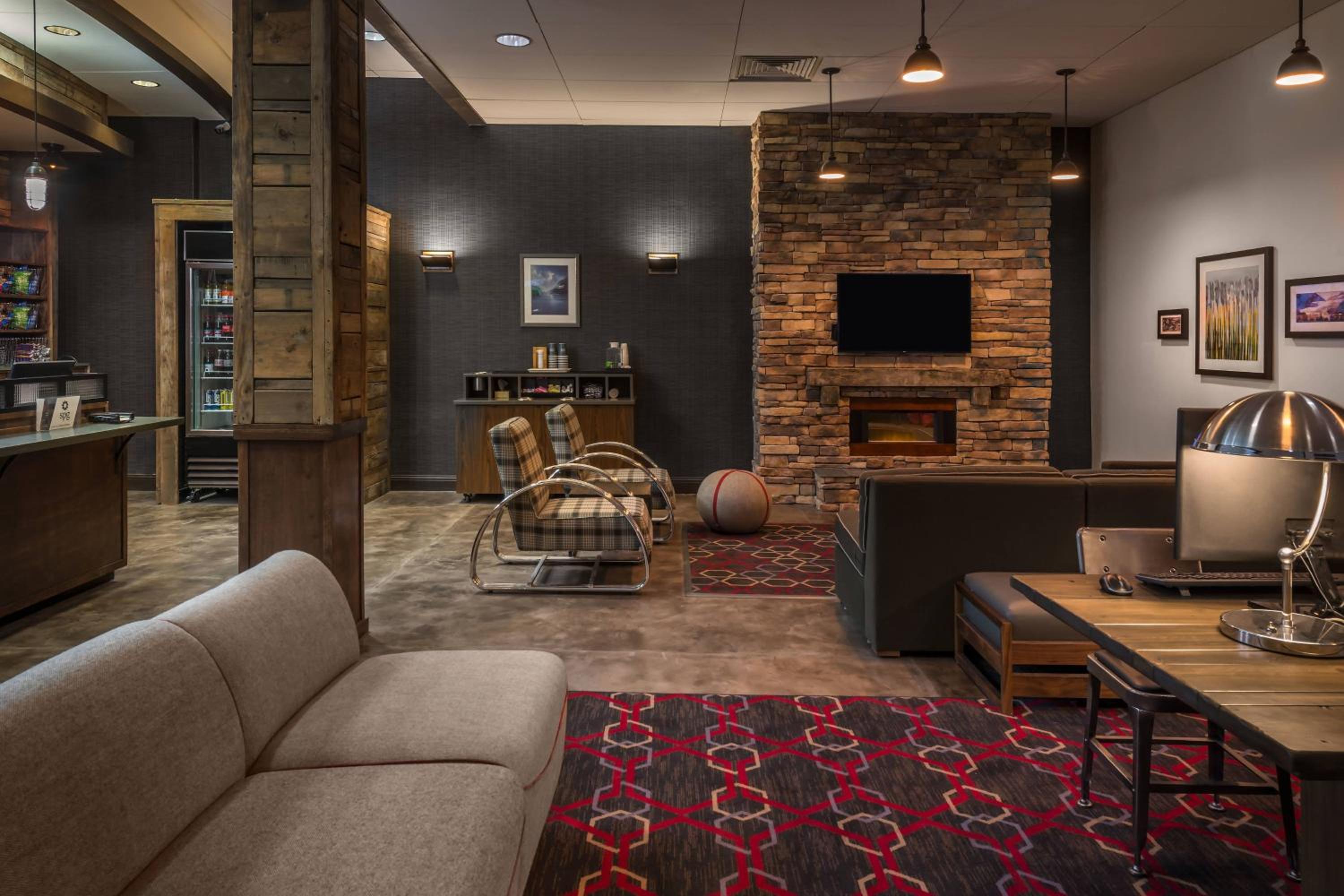 Juneau Vacations - Four Points by Sheraton Juneau - Property Image 3