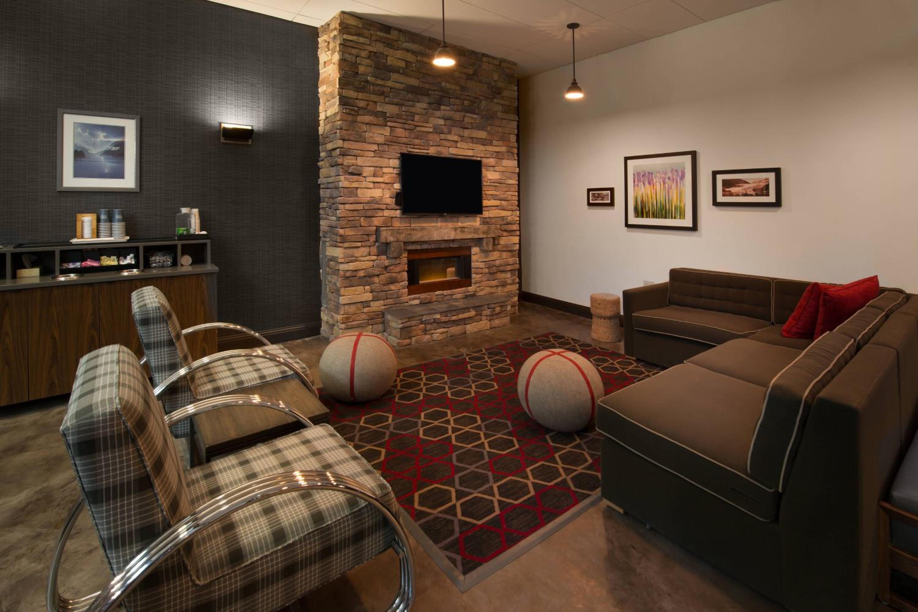 Juneau Vacations - Four Points by Sheraton Juneau - Property Image 4