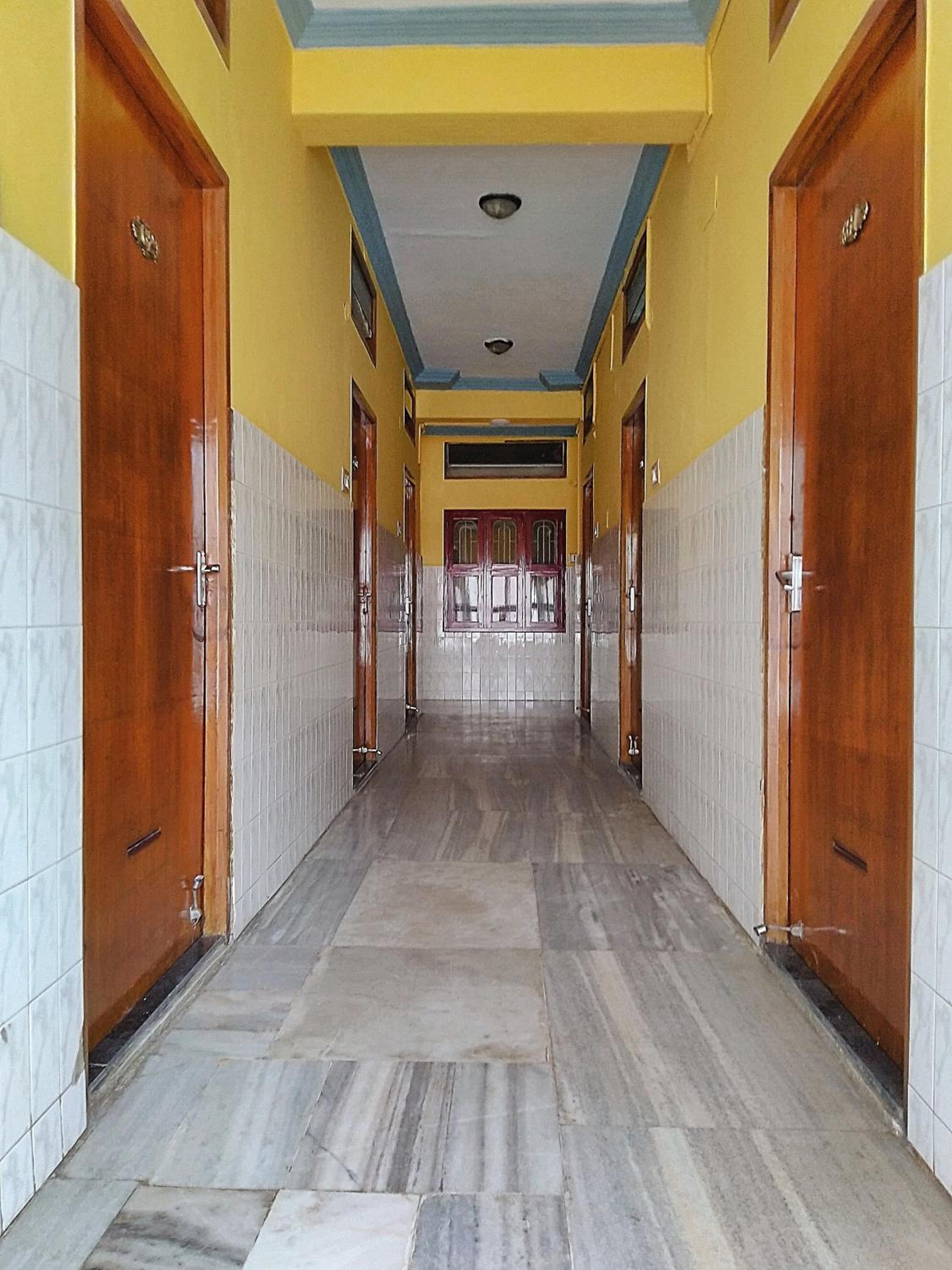 Sarovara Deluxe Rooms